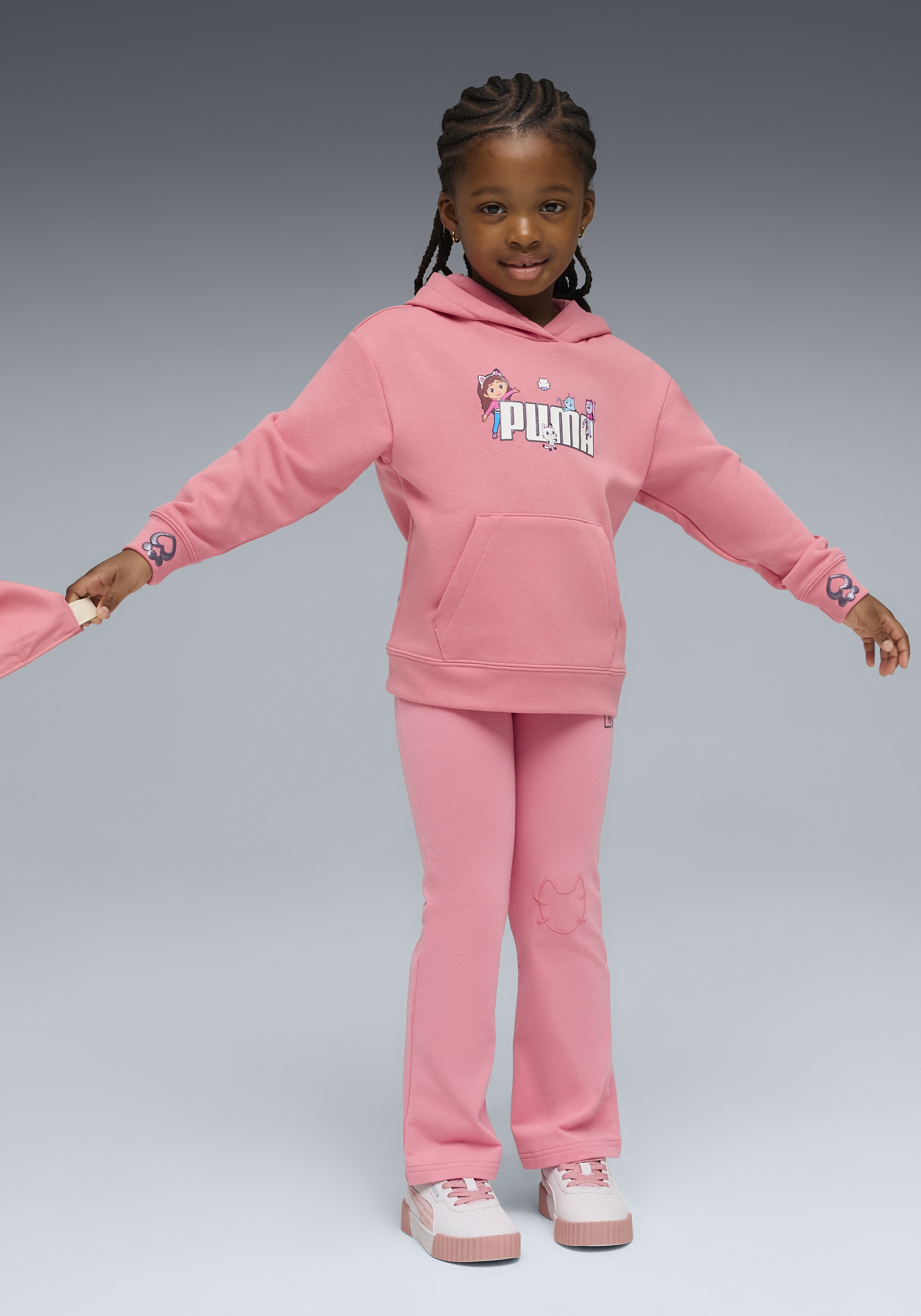 PUMA Kapuzensweatshirt »X GABBY'S DOLLHOUSE RELAXED GRAPHIC HOODIE TR«, entspannte Passform, mit Print-Applikation, aus Baumwollmischung
