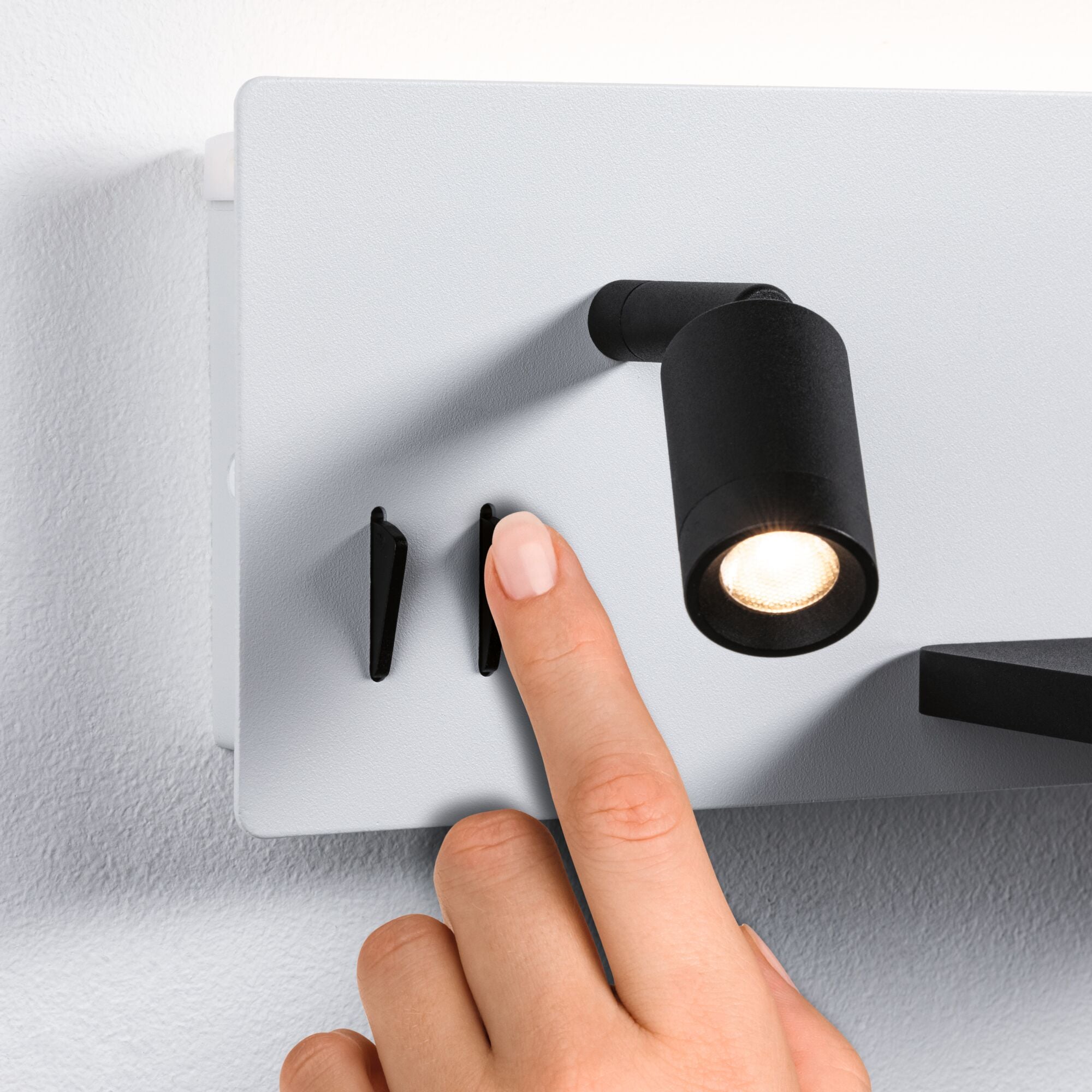 Paulmann LED Wandleuchte »Serra 2700K 650lm / 200lm 230V 5,5 / 1x2,6W« 1 Stk. Warmweiß Bettleuchte, USB C, dimmbar