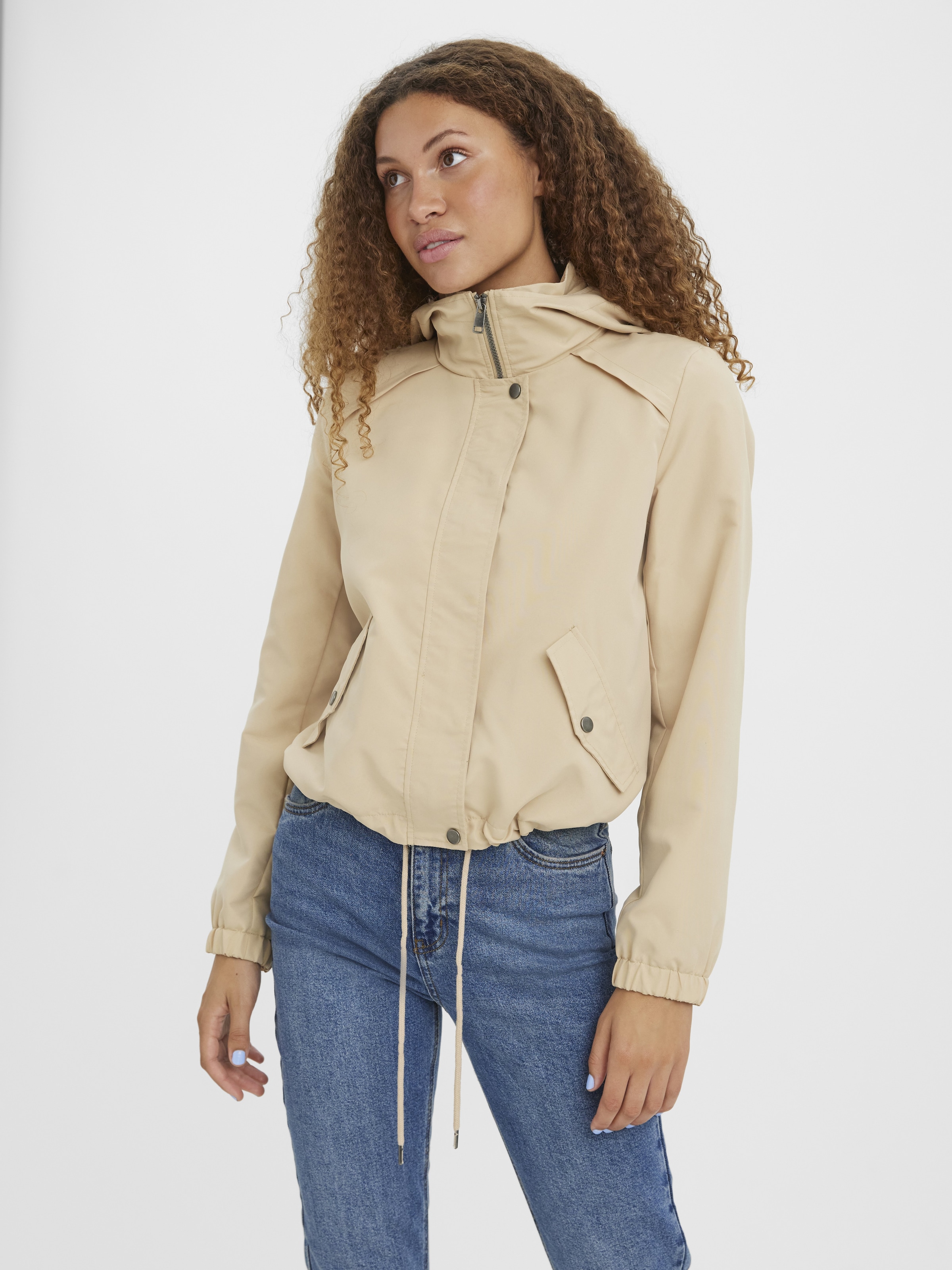 Vero Moda Parka »VMZOA SS23 SHORT PARKA«, mit Kapuze, mit Kapuze