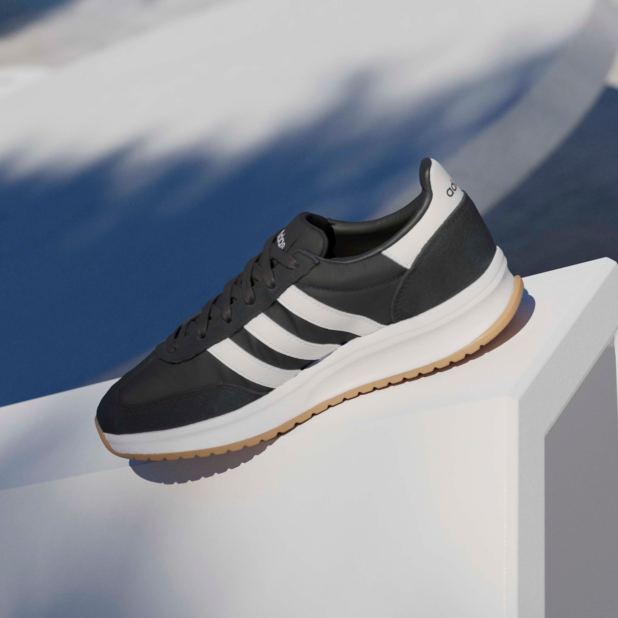 adidas Sportswear Sneaker »RUN 70S 2.0«  inspiriert vom Design des SL72