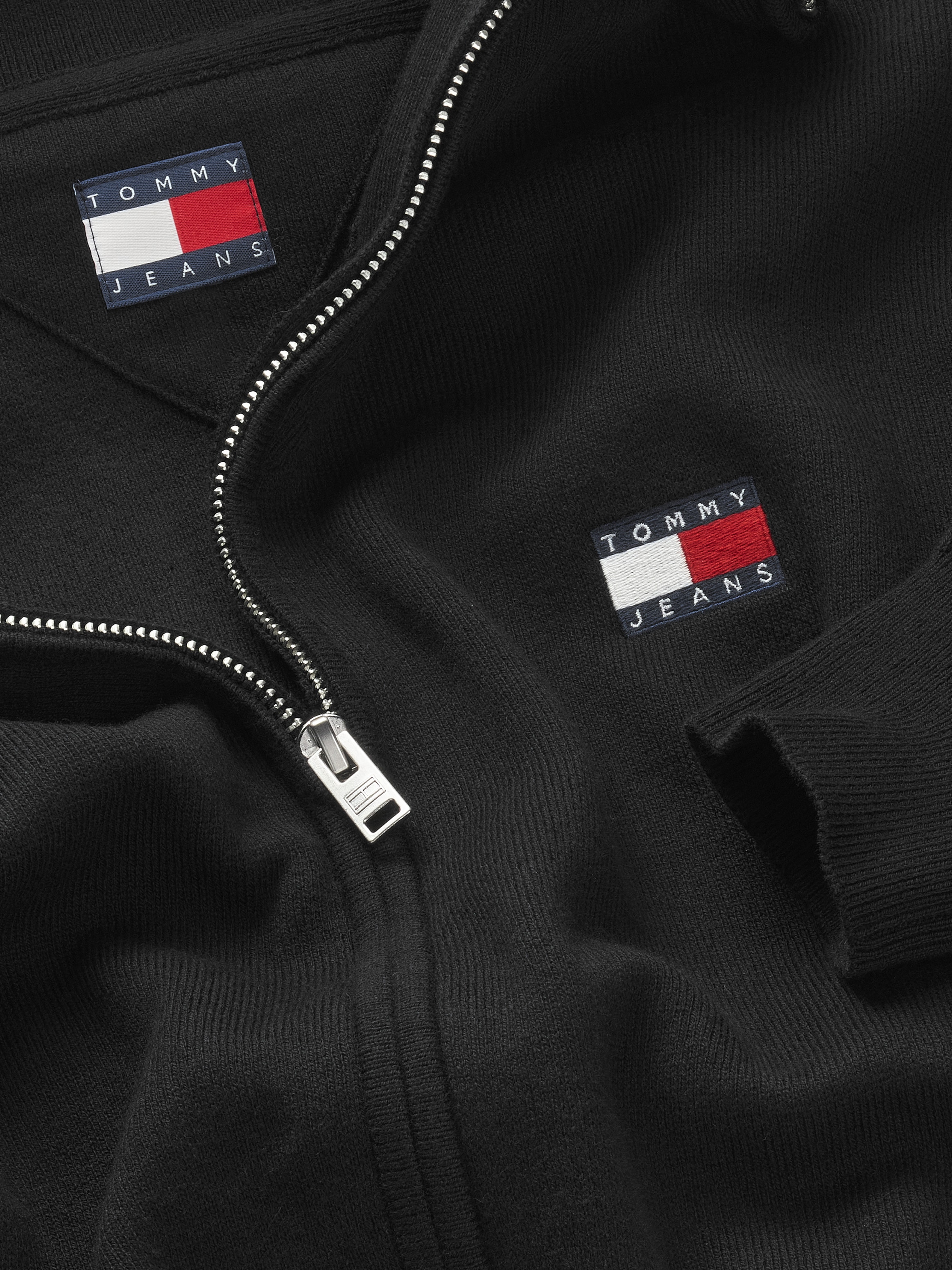 Tommy Jeans Strickjacke »TJW CRP BADGE ZIP THRU CARDIGAN«, in Cropped Form