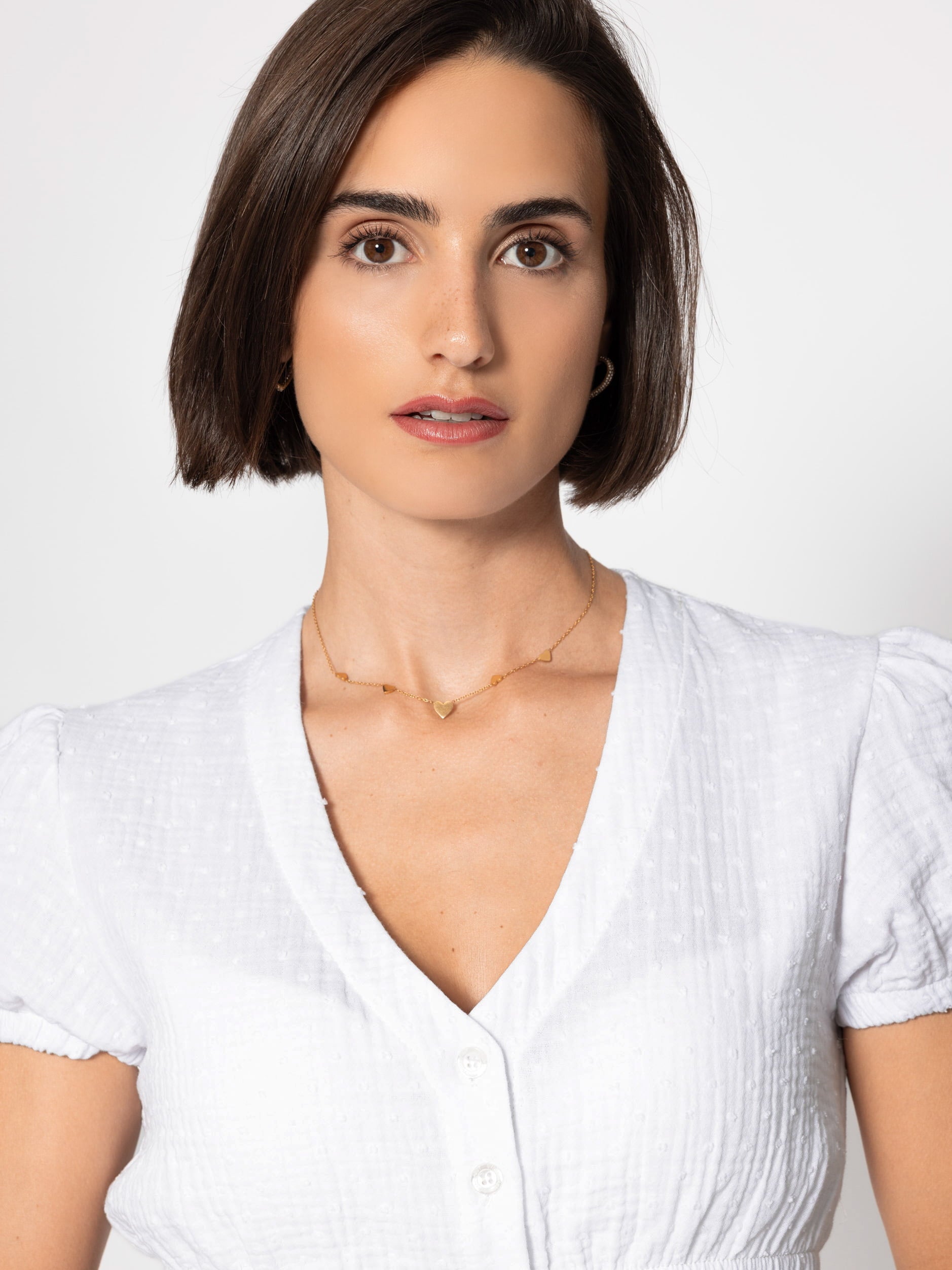SASSYCLASSY Trachtenbluse »Bluse aus Musselin mit Tupfen« Traditionelle Trachtenbluse mit V Ausschnitt und Puffärmeln Weiß