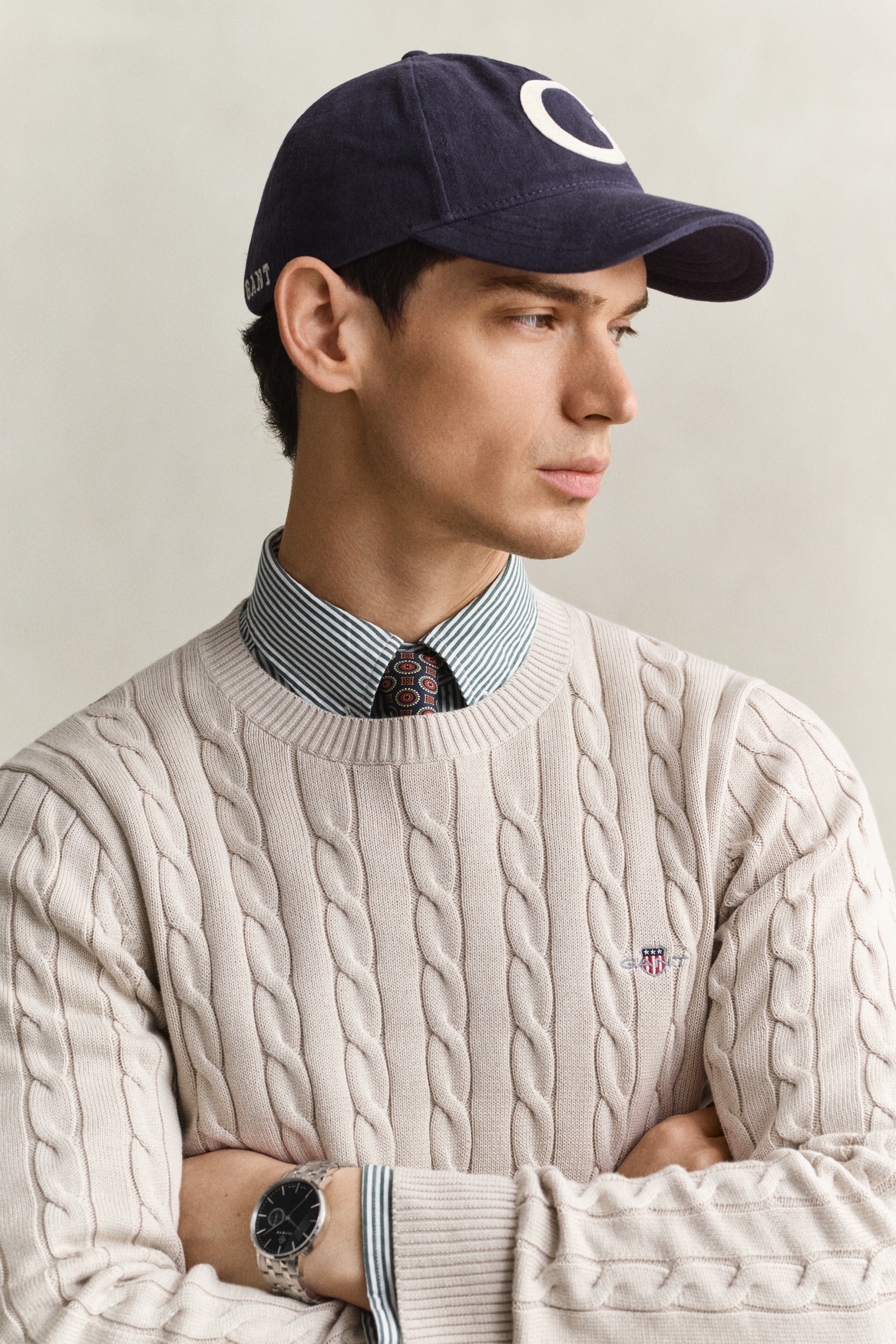 Gant Strickpullover »COTTON CABLE C-NECK« mit Wappen-Logostickerei auf der Brust