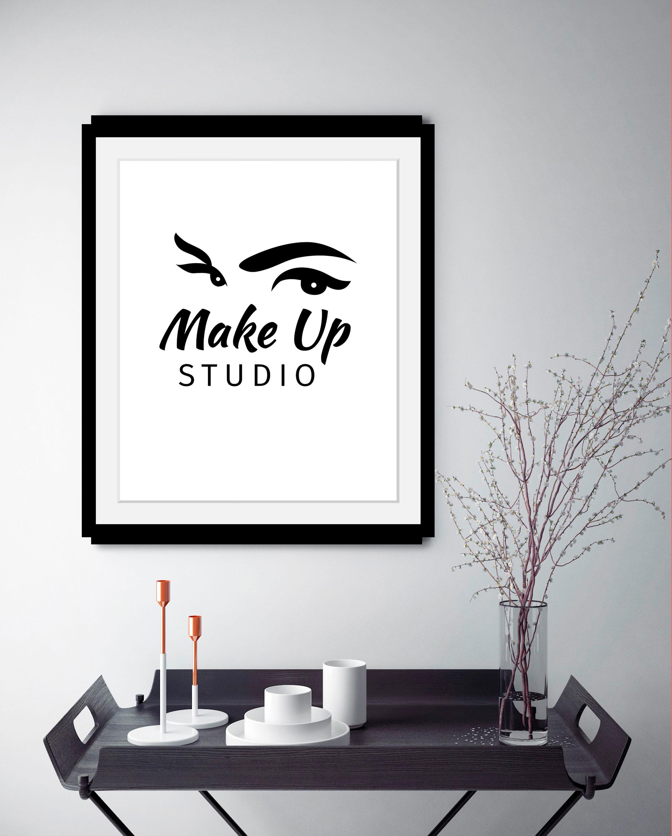 queence Bild »Make up Studio« Fashion | Frau | Motivationsbilder | Schriftzug | Schwarz-Weiß HD Premium Poster-Druck inkl. Holzrahmen