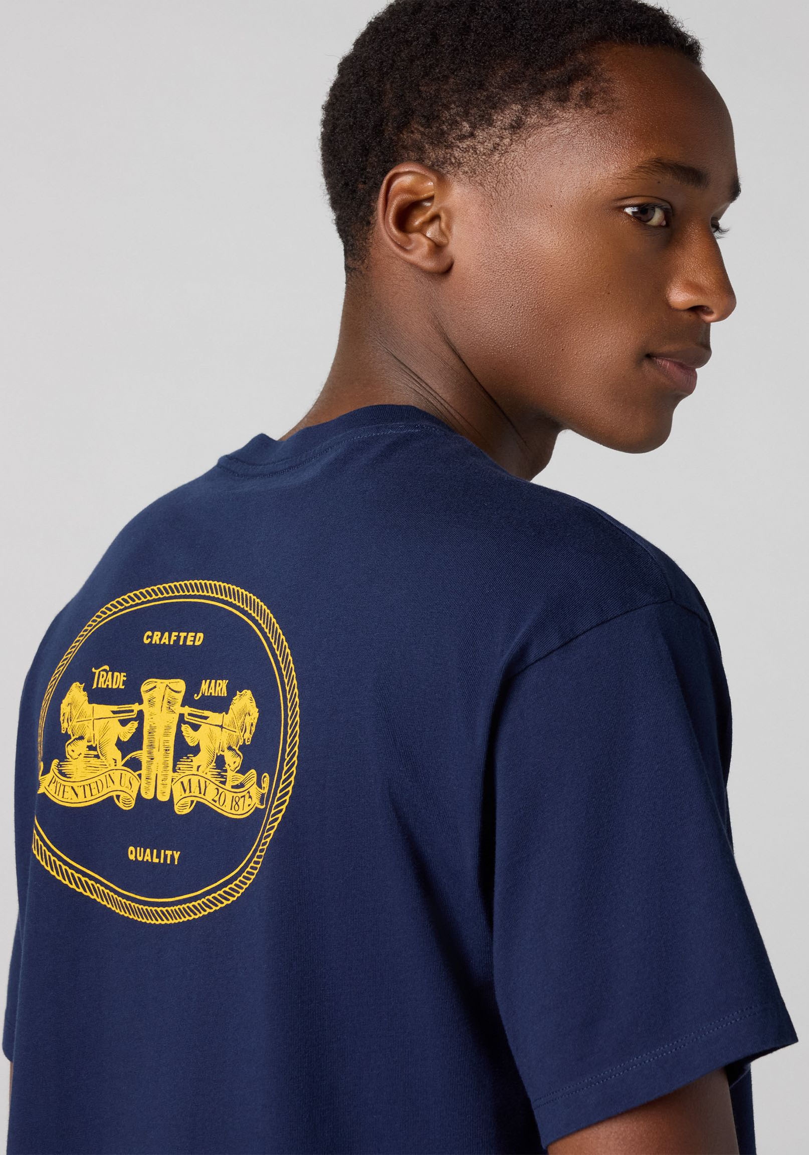 Levi's® T-Shirt »LV T-Shirt VINTAGE FI« mit beidseitigem Druck