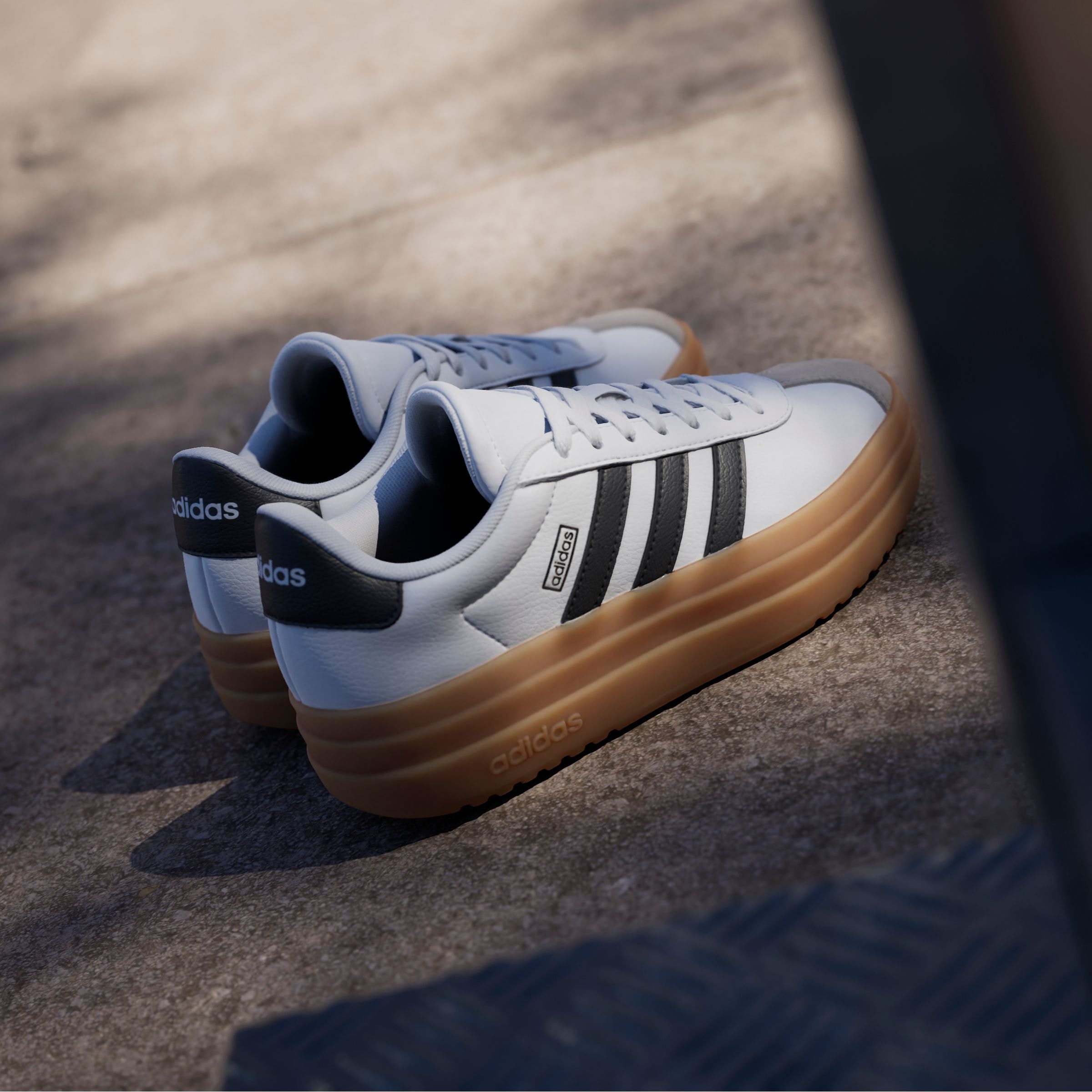 adidas Sportswear Sneaker »VL COURT BOLD LIFESTYLE KIDS«  Design auf den Spuren des adidas Gazelle Bold