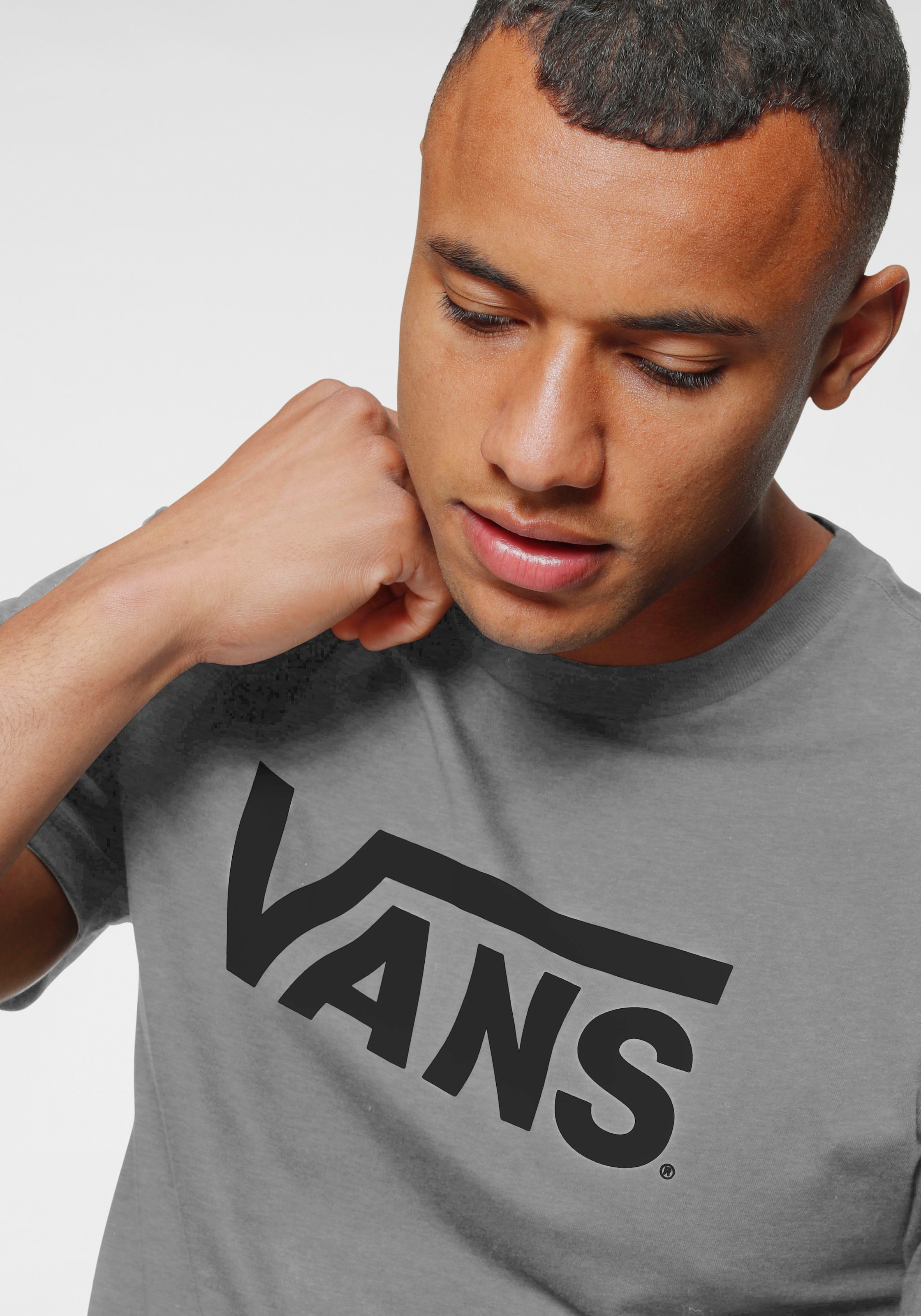 Vans T-Shirt »MN VANS CLASSIC«, Basic T-Shirt mit großem Logoprint
