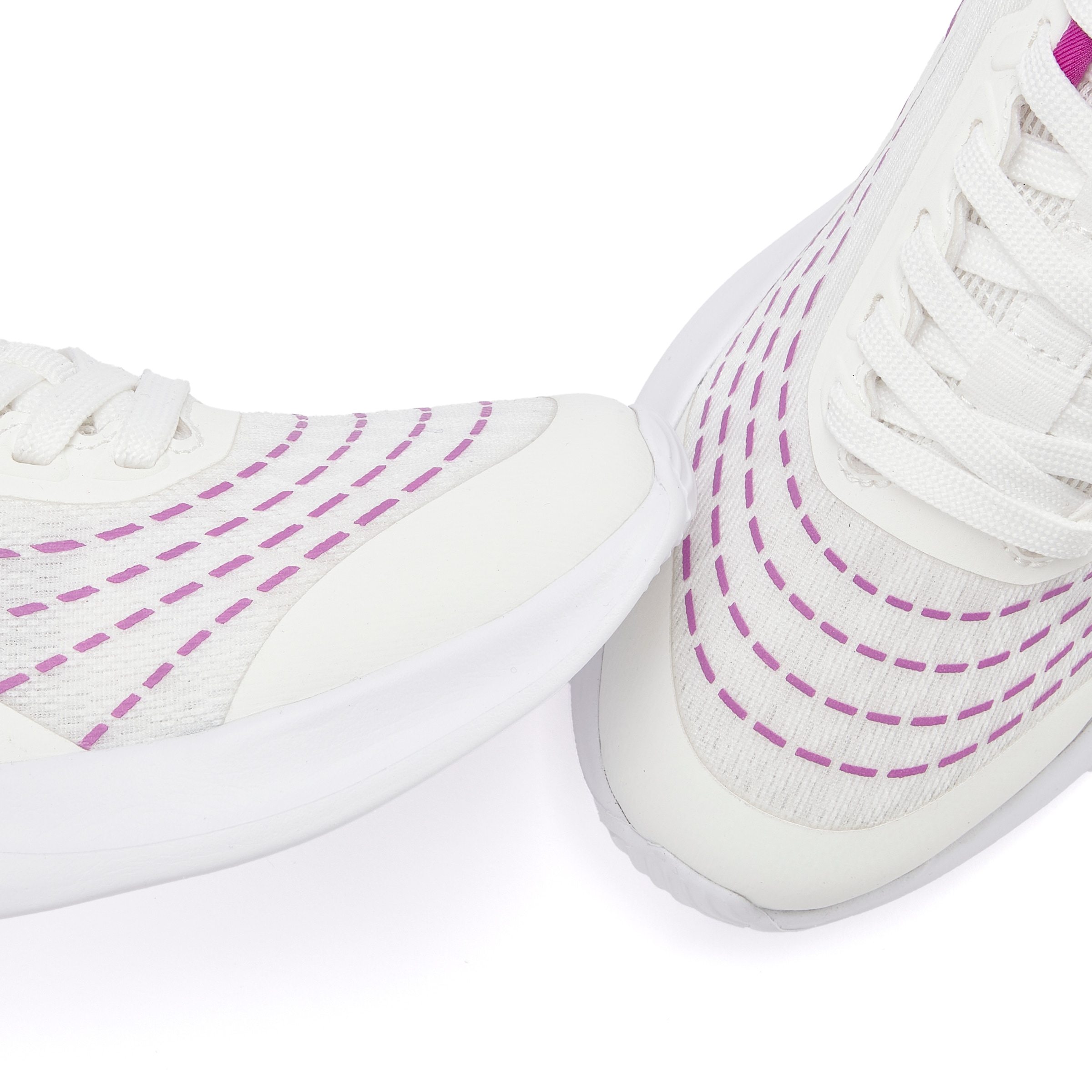 LASCANA Sneaker »Halbschuh, Schnürschuh, Freizeitschuh«, aus Textil mit Farbakzenten