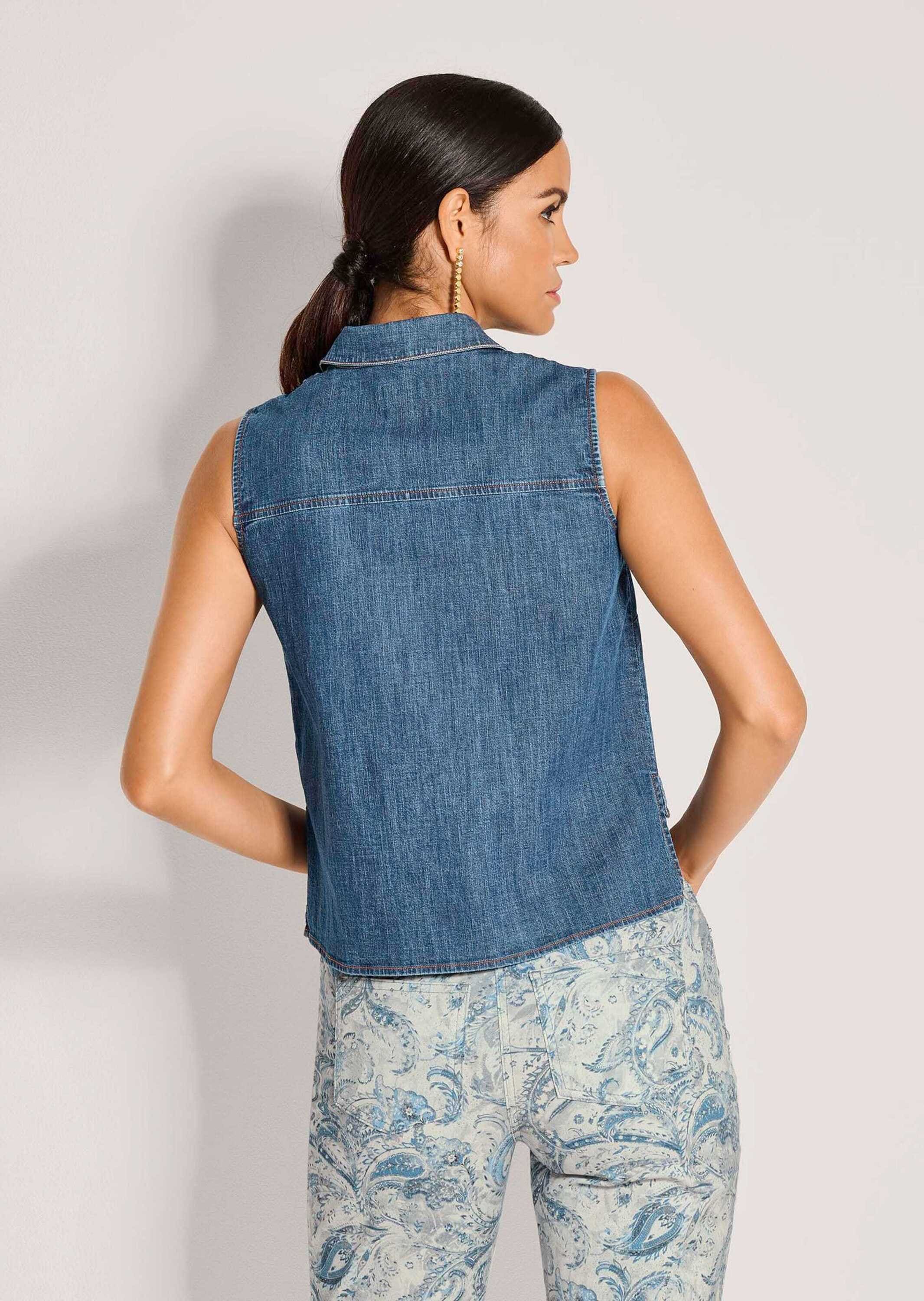 MADELEINE Hemdbluse »Jeansbluse Modernes Denimtop mit Hemdkragen« Bluse mit Brusttasche und Rücken länger als Vorderteil