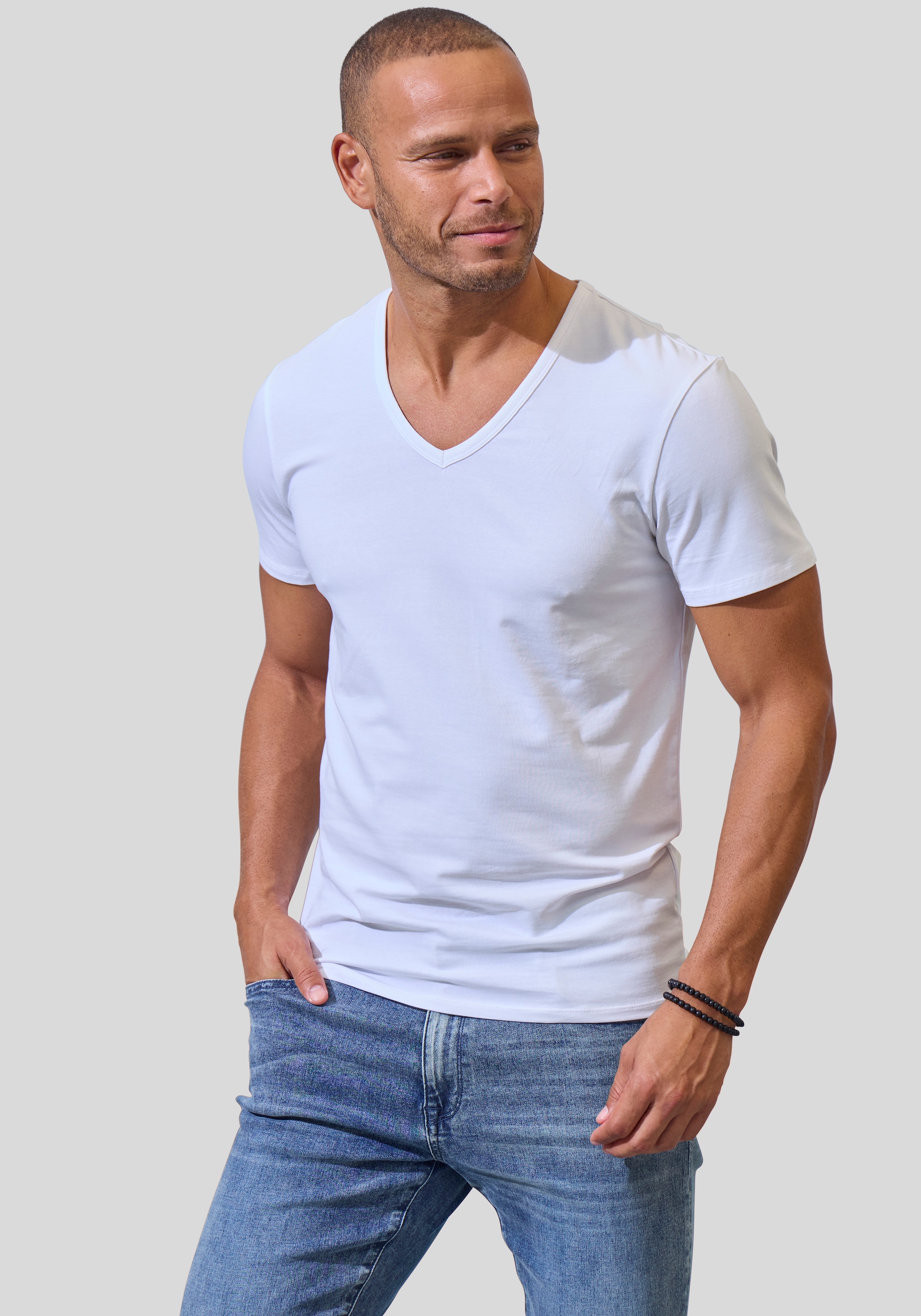 John Devin T-Shirt »mit tiefem V-Ausschnitt, V-neck, Unterziehshirt« 3er-Pack,  aus elastischer Baumwollqualität