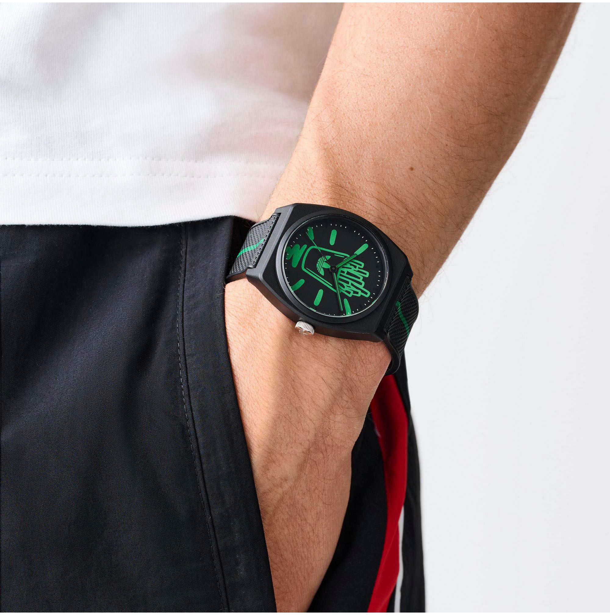 adidas Originals Quarzuhr »PROJECT TWO« Armbanduhr, Herrenuhr, Damenuhr,Resinarmband,wasserabweisend bis 5 bar