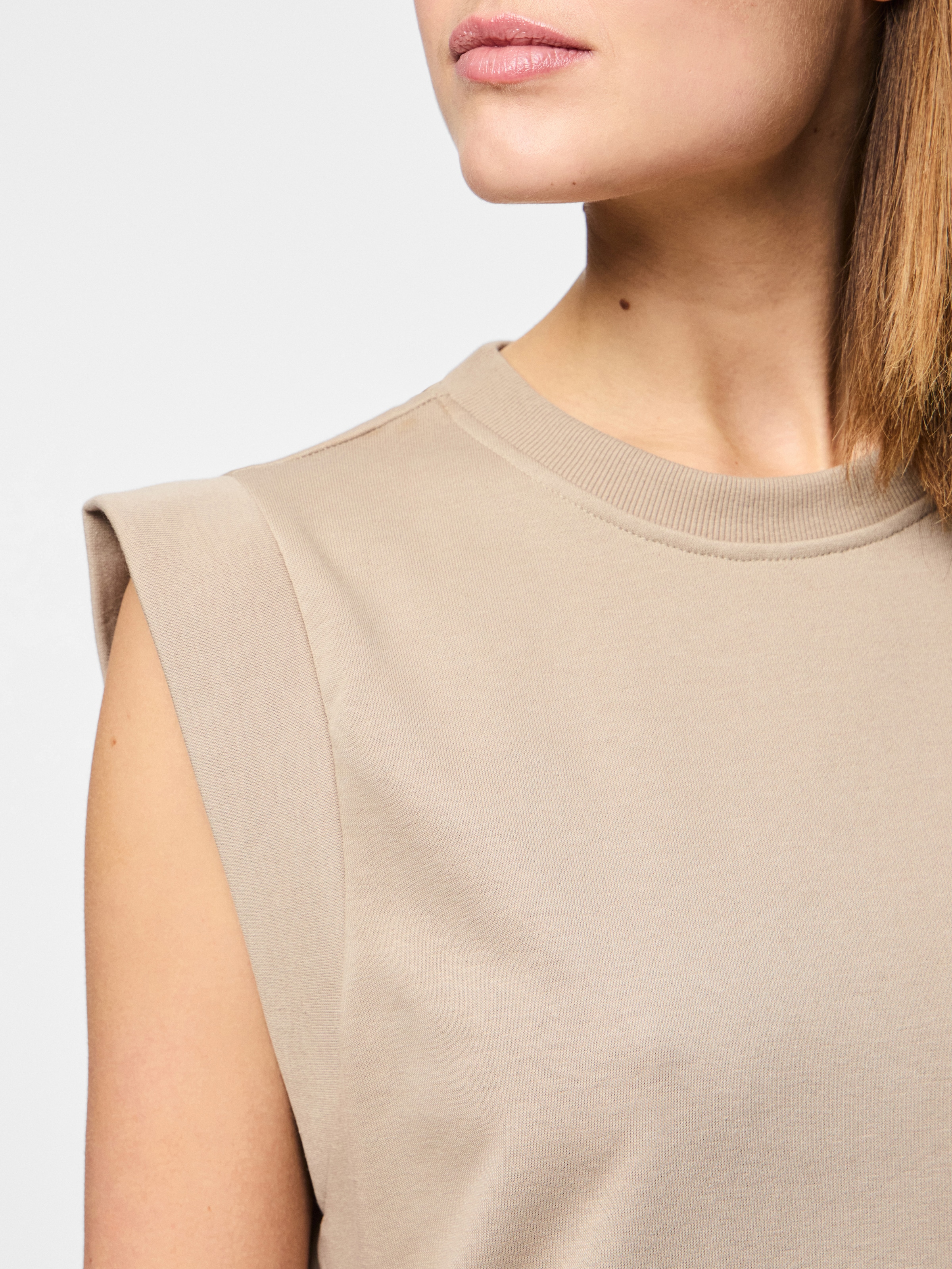 pieces Maxikleid »PCCHILLI SUMMER SL ANK DRESS UB NOOS BC« Ohne Taschen mit seitlichen Schlitzen