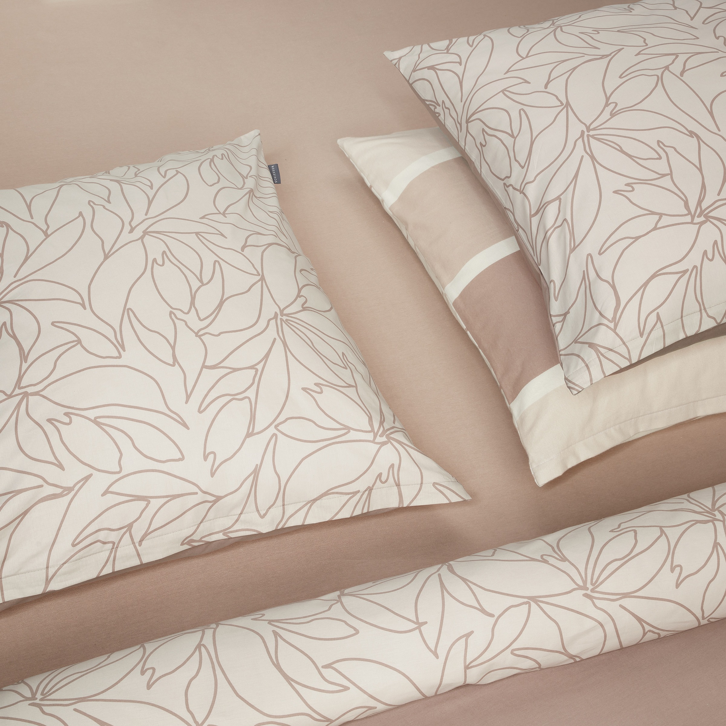 Schiesser Wendebettwäsche »Leaves aus weicher Baumwolle mit schlichtem Botanikprint«, Made in Green