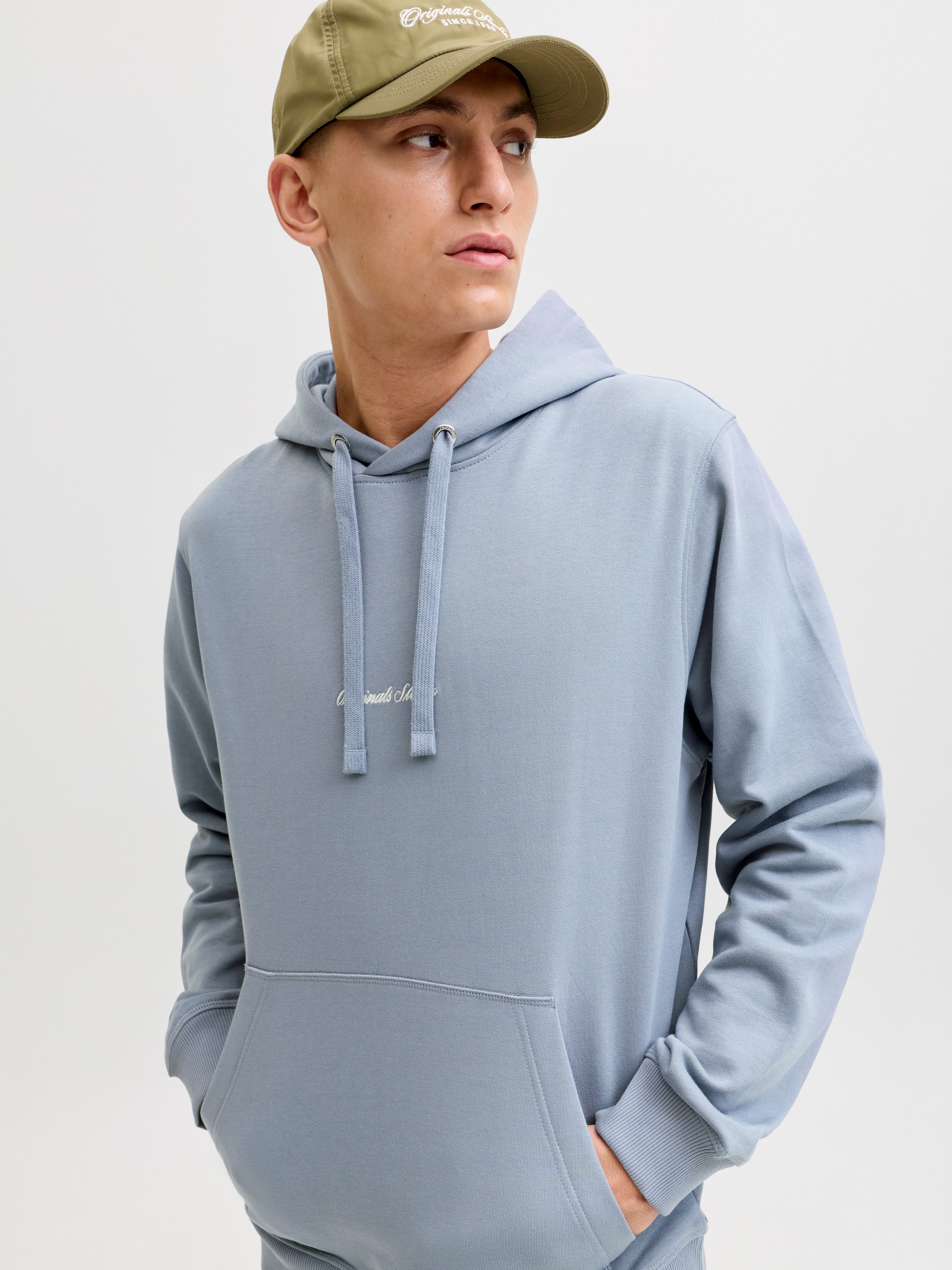 Jack & Jones Kapuzensweatshirt »JORNORREBRO EMB SWEAT HOOD NOOS«, mit Logo Print
