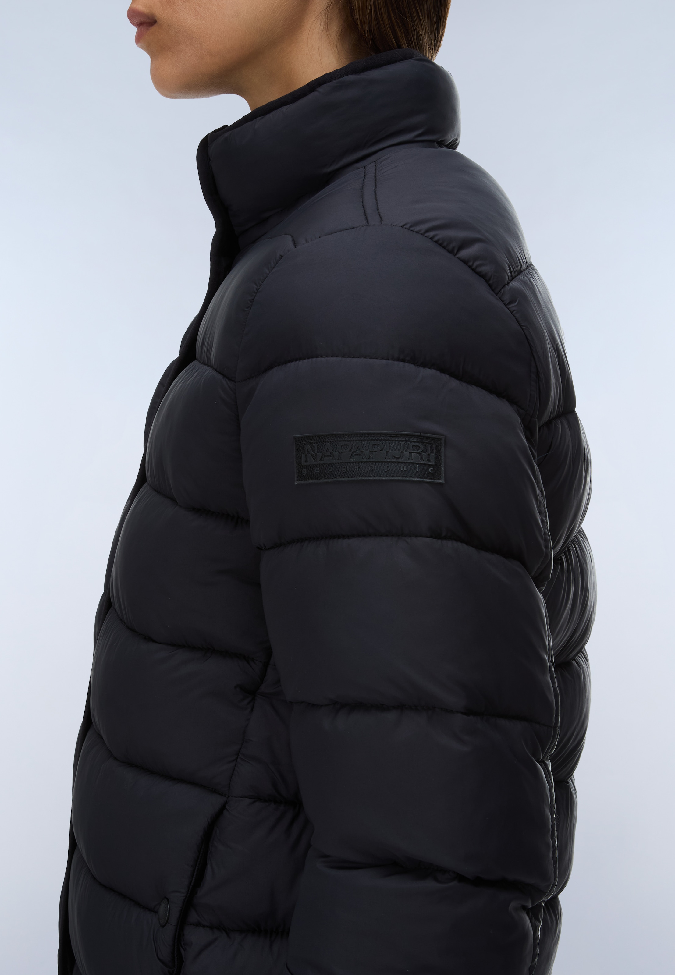 Napapijri Steppjacke »A-AERINS STND W BLACK BEAUTY« pflegeleichte Ausführung, aus Polyamid, auch in großen Größen