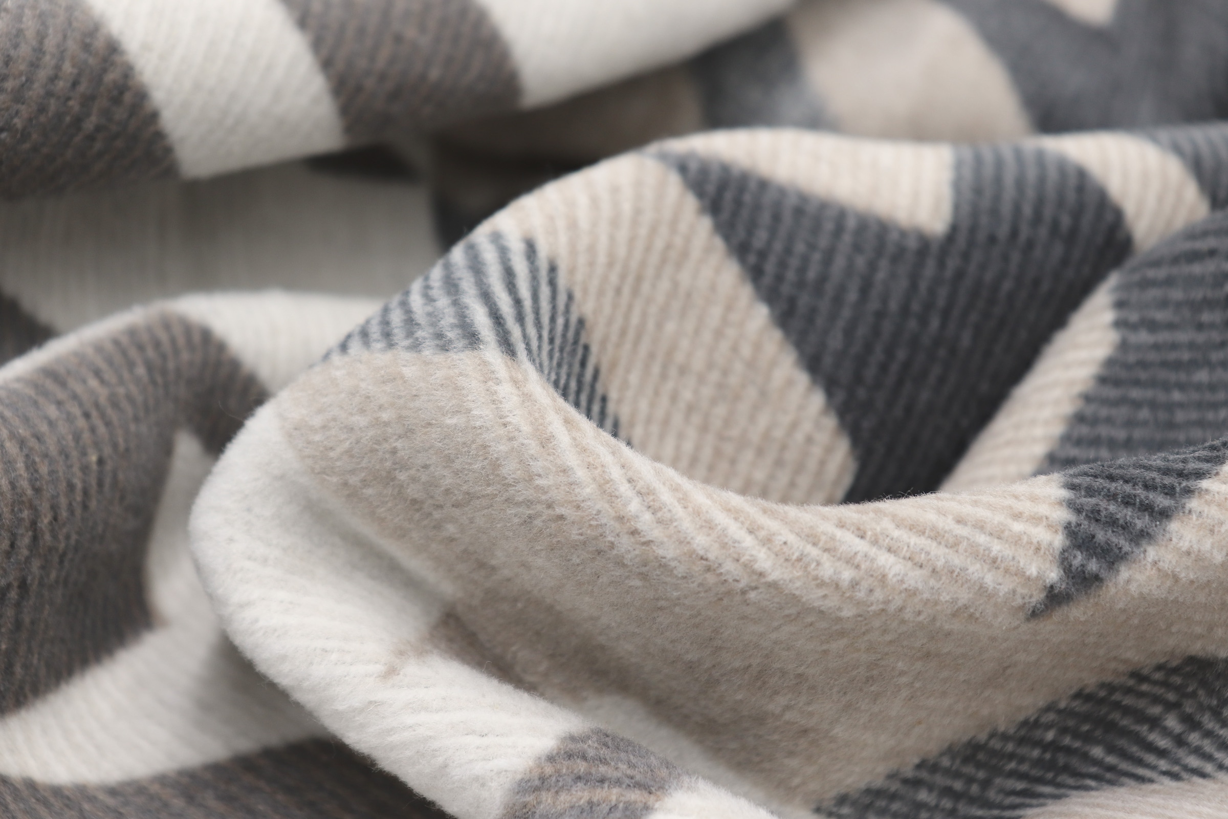 Biederlack Wohndecke »Heritage« moderne Streifen mit Hahnentritt