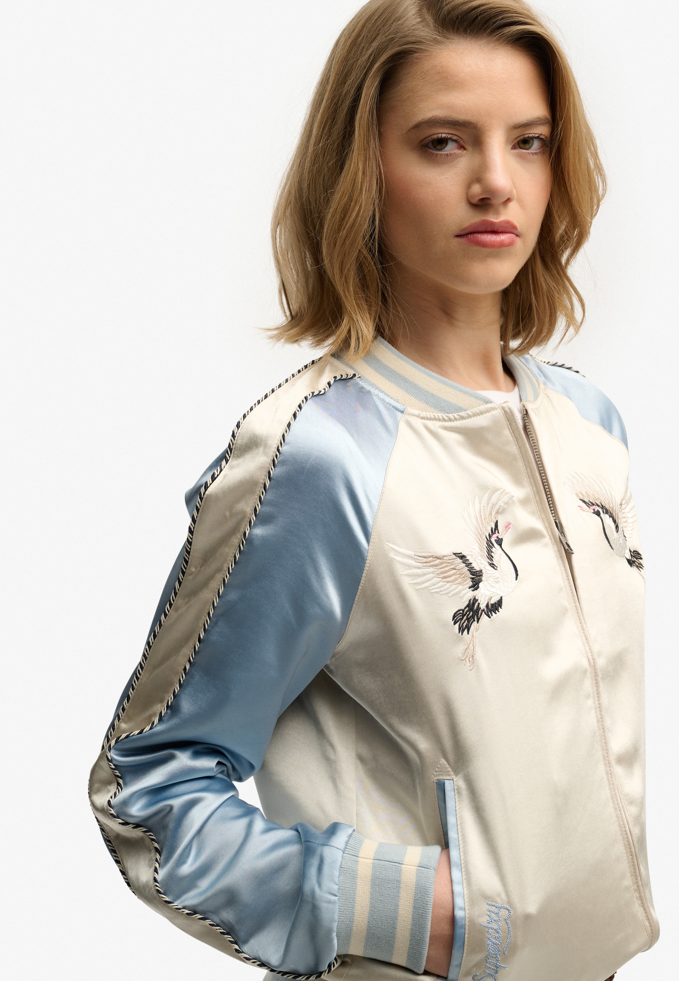 Superdry Parka »SUIKAJAN EMBROIDERED BOMBER« Slim Fit, mit Reißverschluss, aus Polyester und Kunstfaser