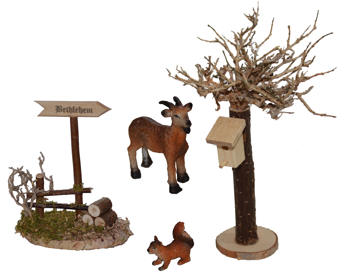Alfred Kolbe Krippen-Zubehör »Weihnachtsdeko«, Bethlehemschild, Baum mit  Vogelhaus, inkl. Ziege und Eichhörnchen bequem bestellen