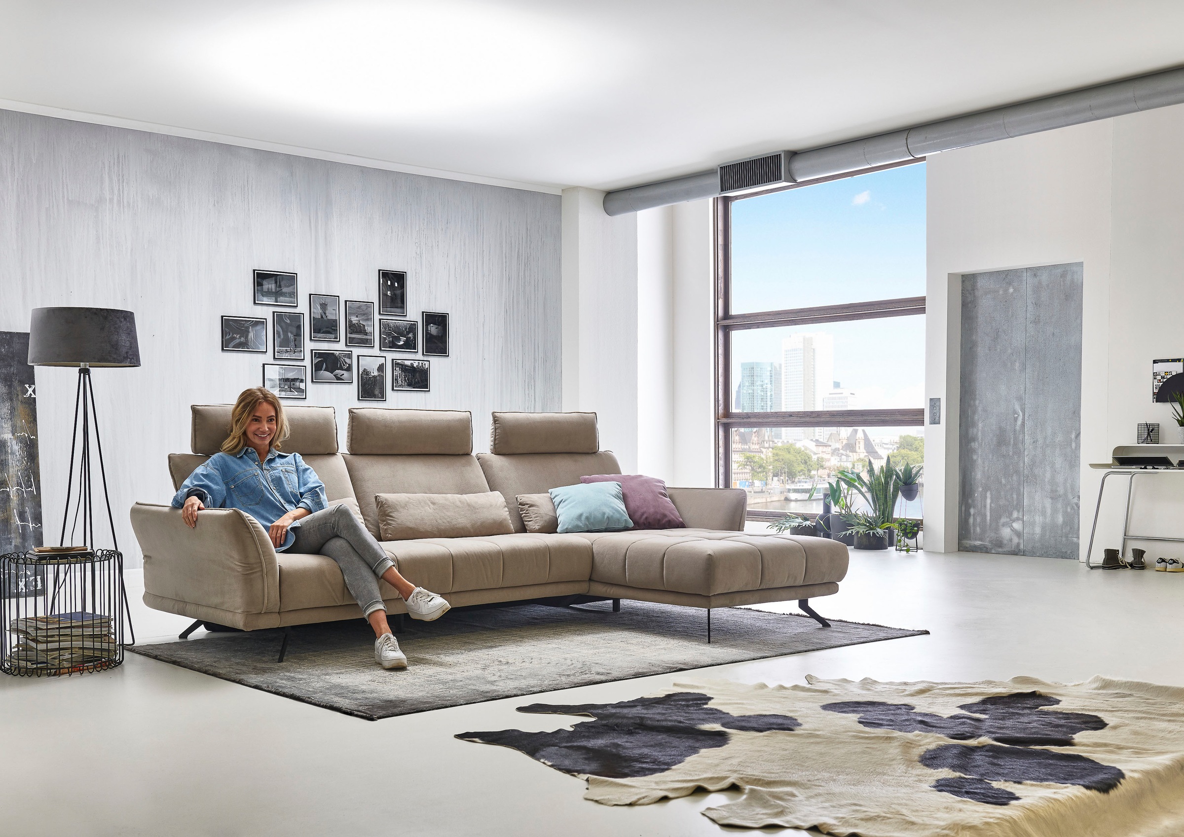 Die PlanBar Ecksofa »MP-IN20041 L-Form«, optional Sitztiefenverstellung und Kopfstützen