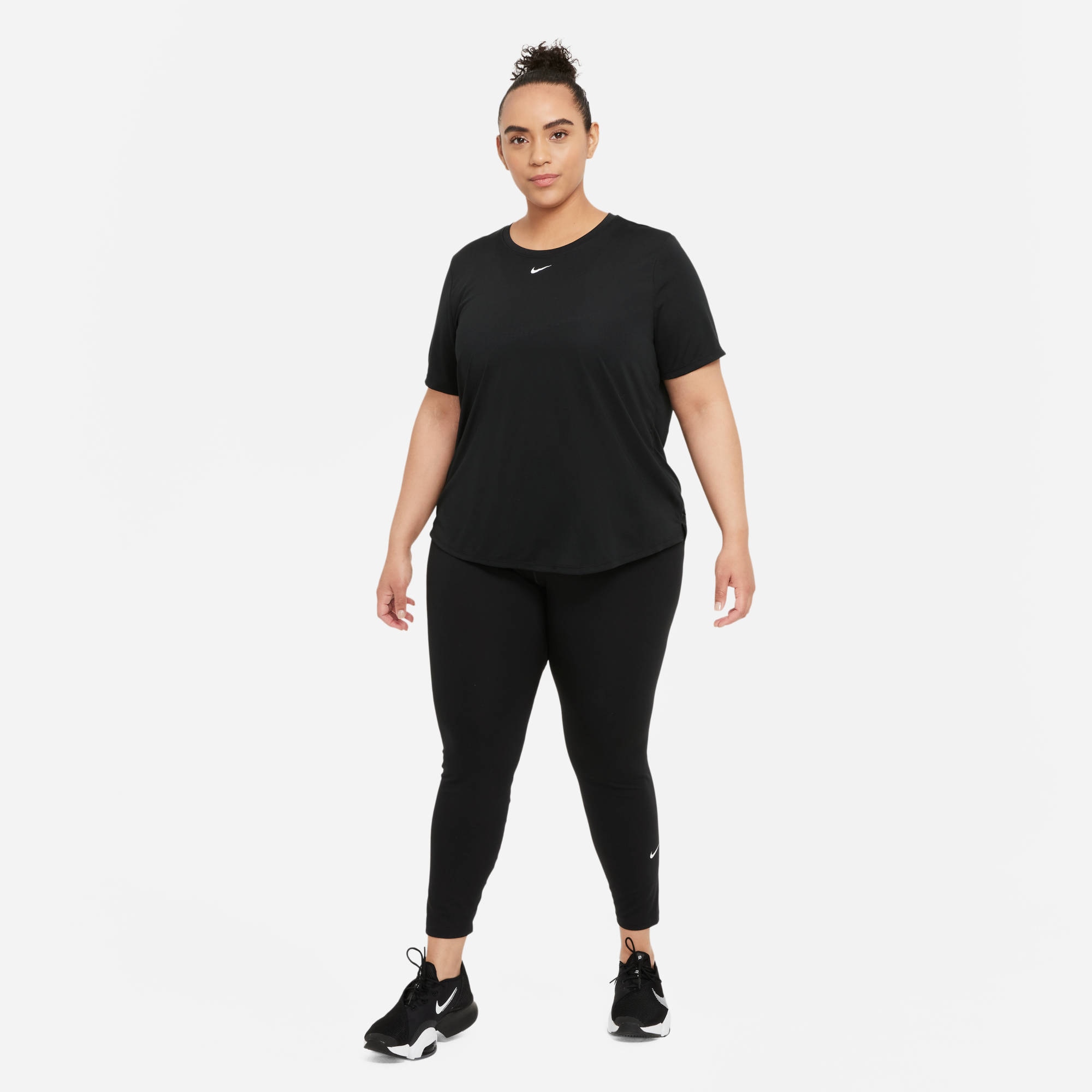 Nike Trainingsshirt »Dri-FIT One Women's Standard Fit Short-Sleeve Top (Plus Size)«