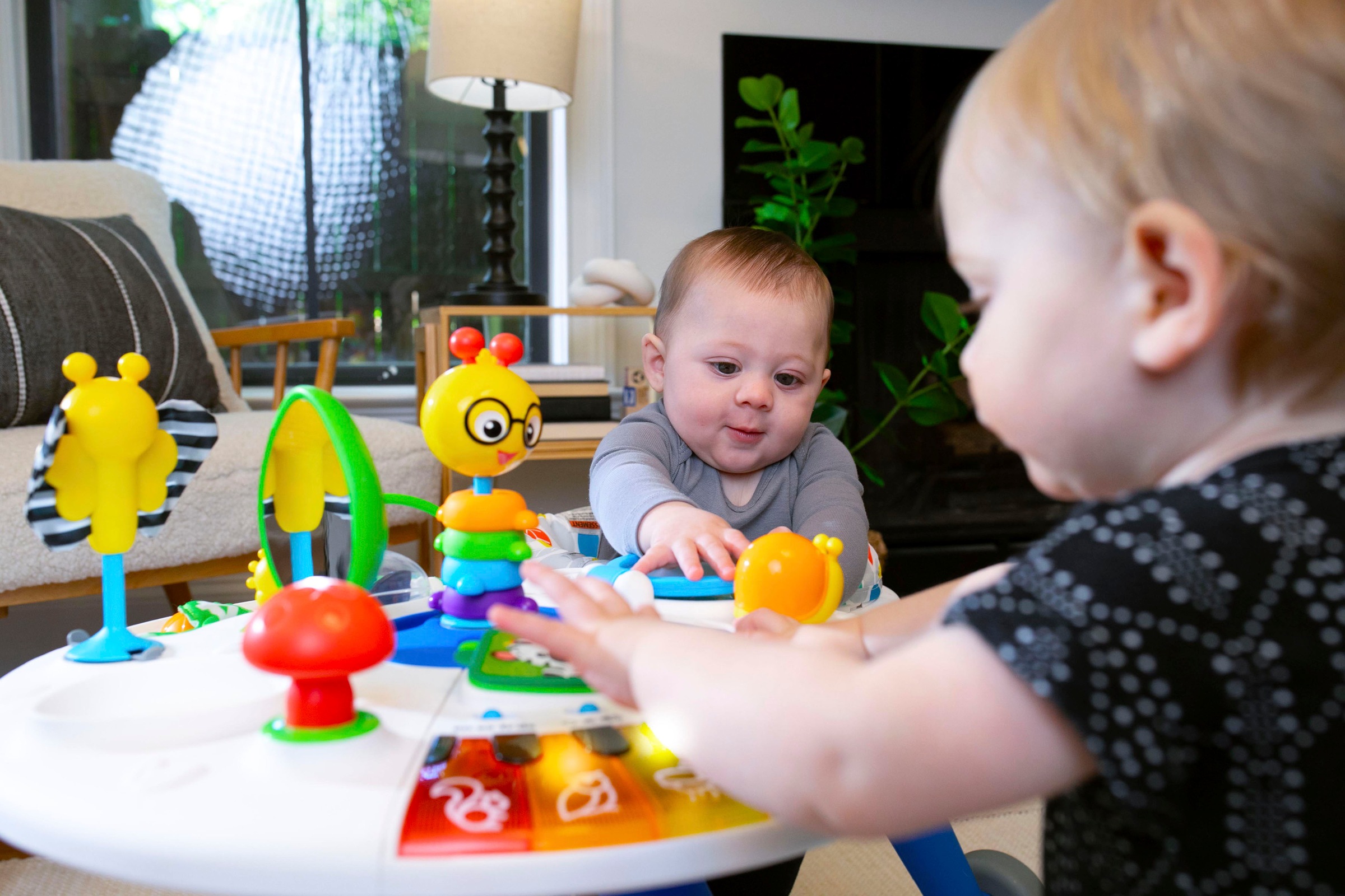 Baby Einstein Spielcenter »Around We Grow«, mit abnehmbarem Sitz; mit Sound