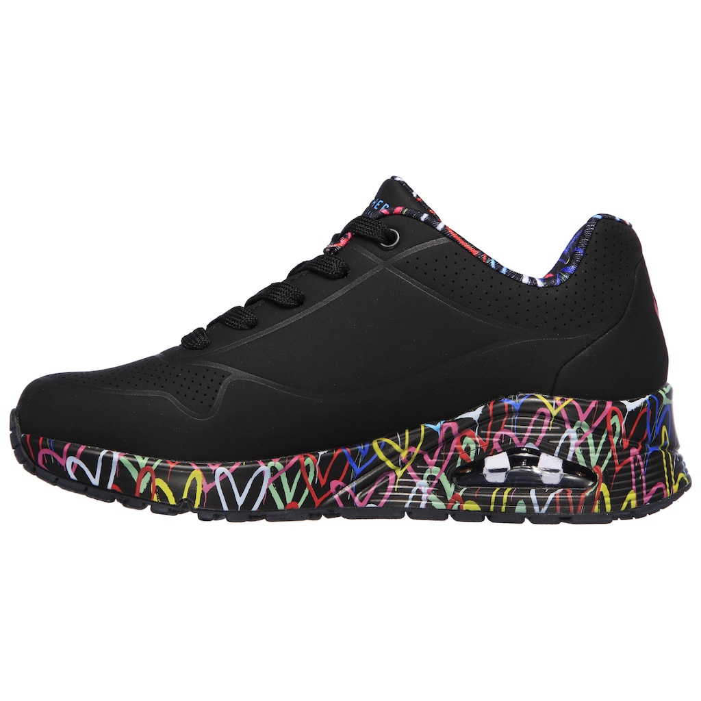 Skechers Wedgesneaker »UNO-LOVING LOVE«, mit coolem Graffiti-Print, Freizeitschuh, Halbschuh, Schnürschuh