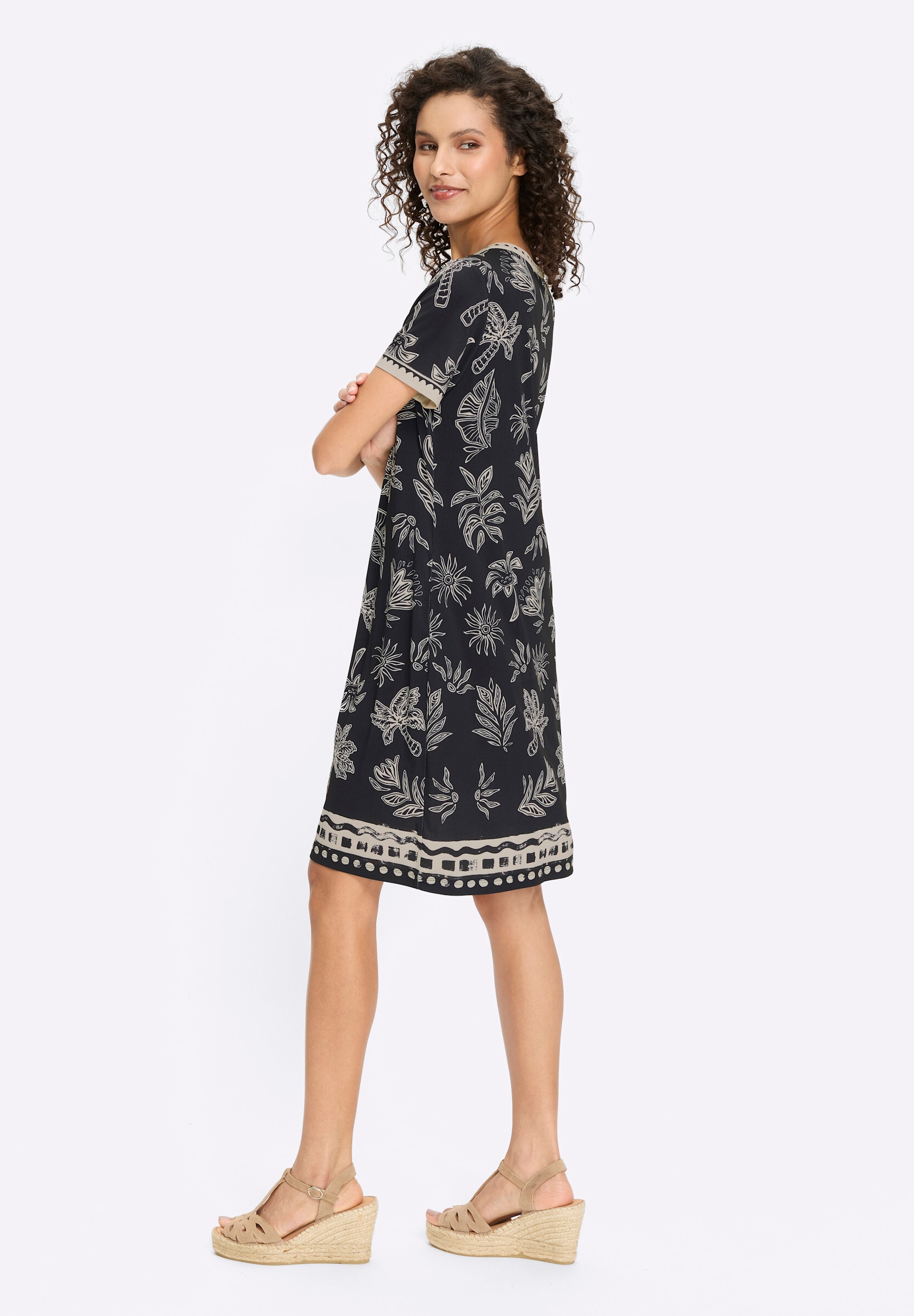 heine Sommerkleid »Jersey-Kleid Jerseykleid mit Palmen-Print« Nahttasche