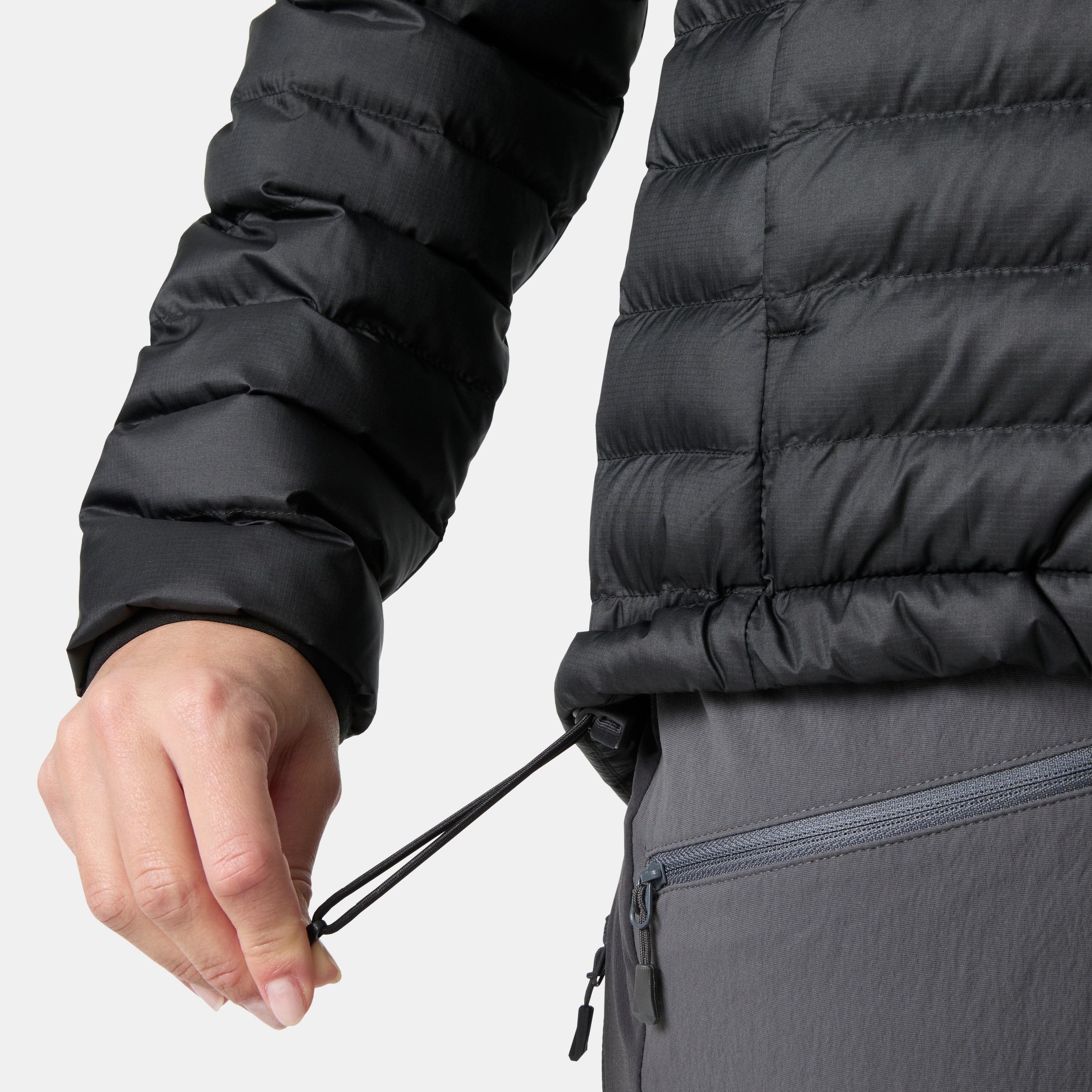 Helly Hansen Steppjacke »W SIRDAL HOODED INSULATOR« mit Ecoloft-Isolierung, strapazierfähiges Ripstop-Außenmaterial