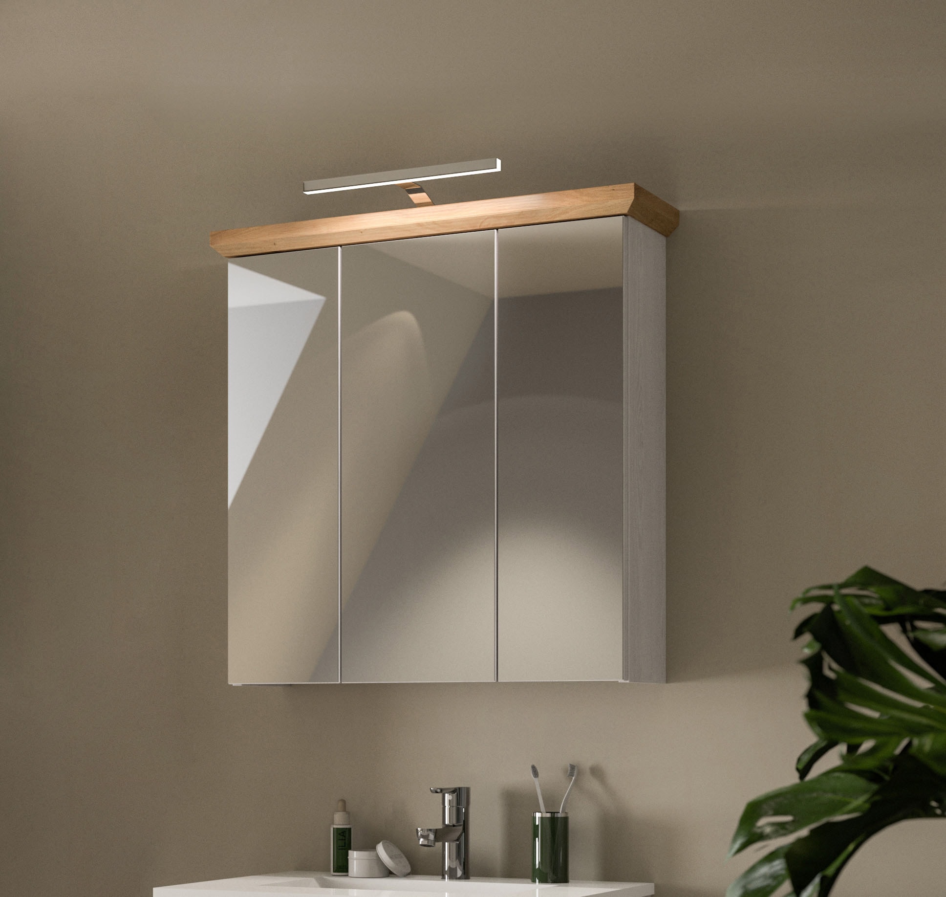 welltime Spiegelschrank »COSENZA, inkl. Beleuchtung, Breite 69cm, 3 Spiegeltüren, 9 Fächer« in Landhausoptik, mit weiteren Artikel der Serie kombinierbar, 2 Stk. tlg. Spiegelschrank, Spiegel, Bad, Badezimmer