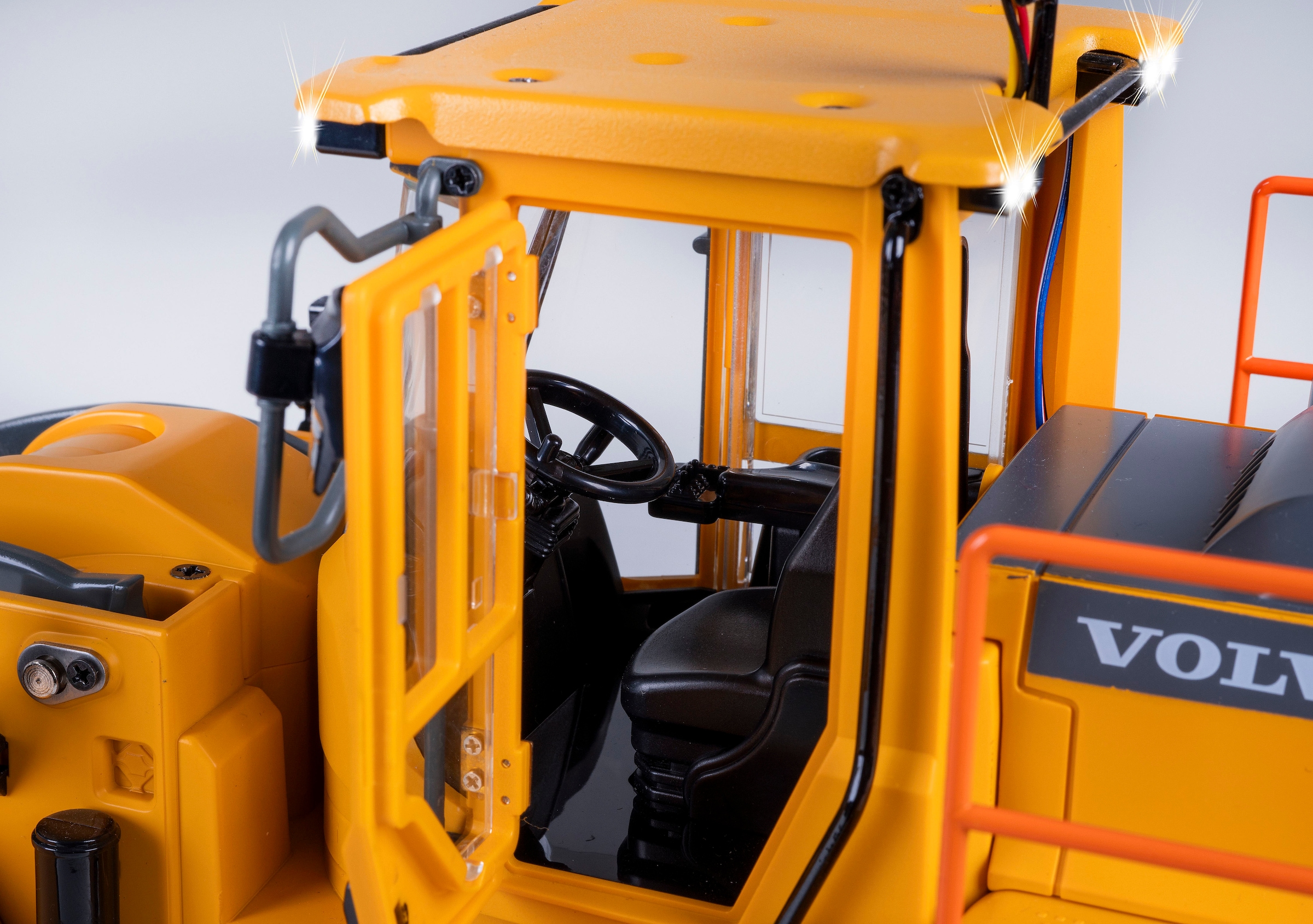 Jamara RC-Bagger »Radlader Volvo L260H Metal  2,4GHz« LED-Licht; Maßstab 1:14