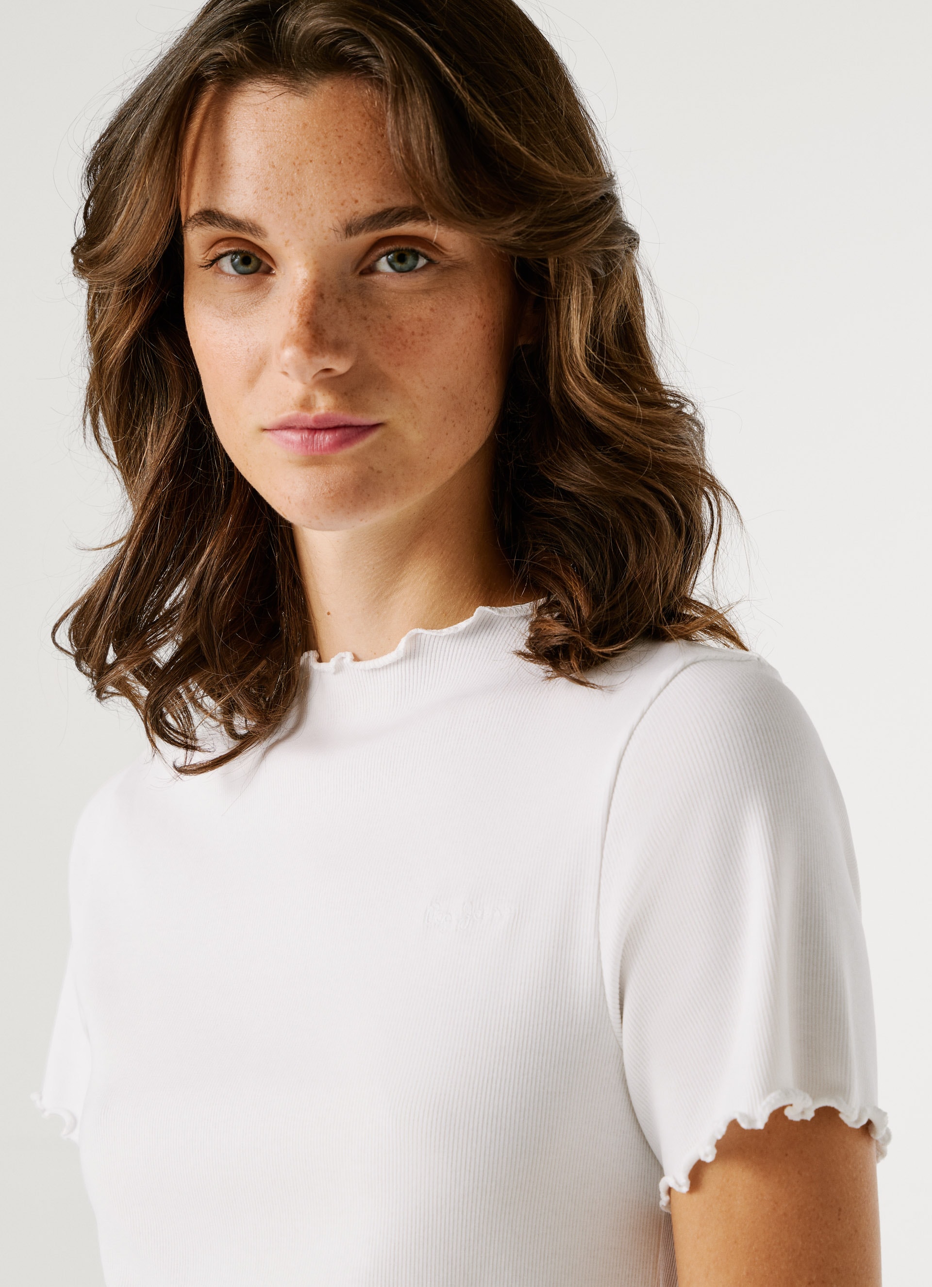 Pepe Jeans T-Shirt »NORA« mit gewellten Abschlüssen