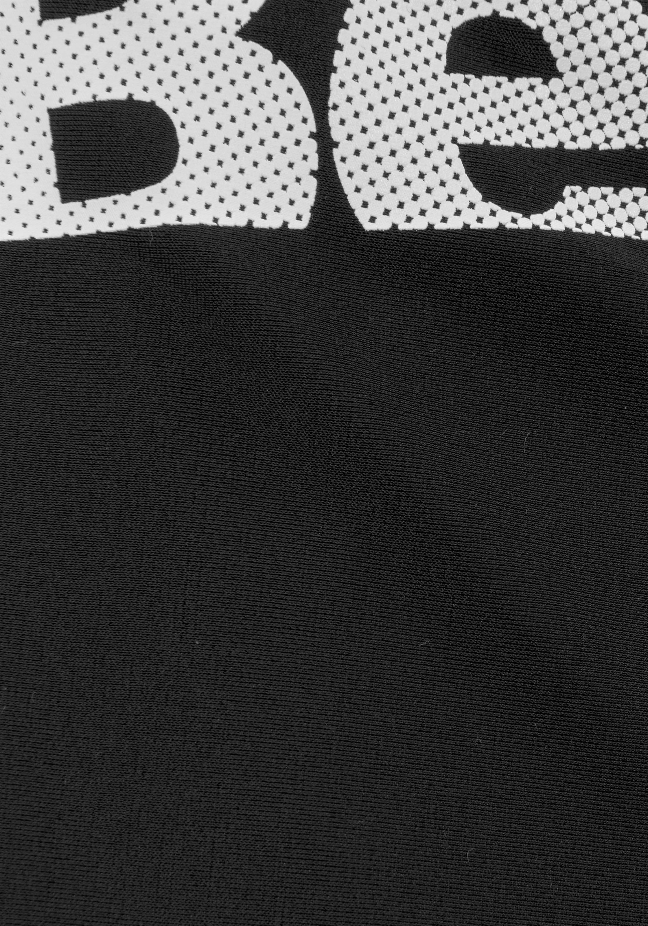 Bench. Boxer-Badehose mit Bench-Schriftzug