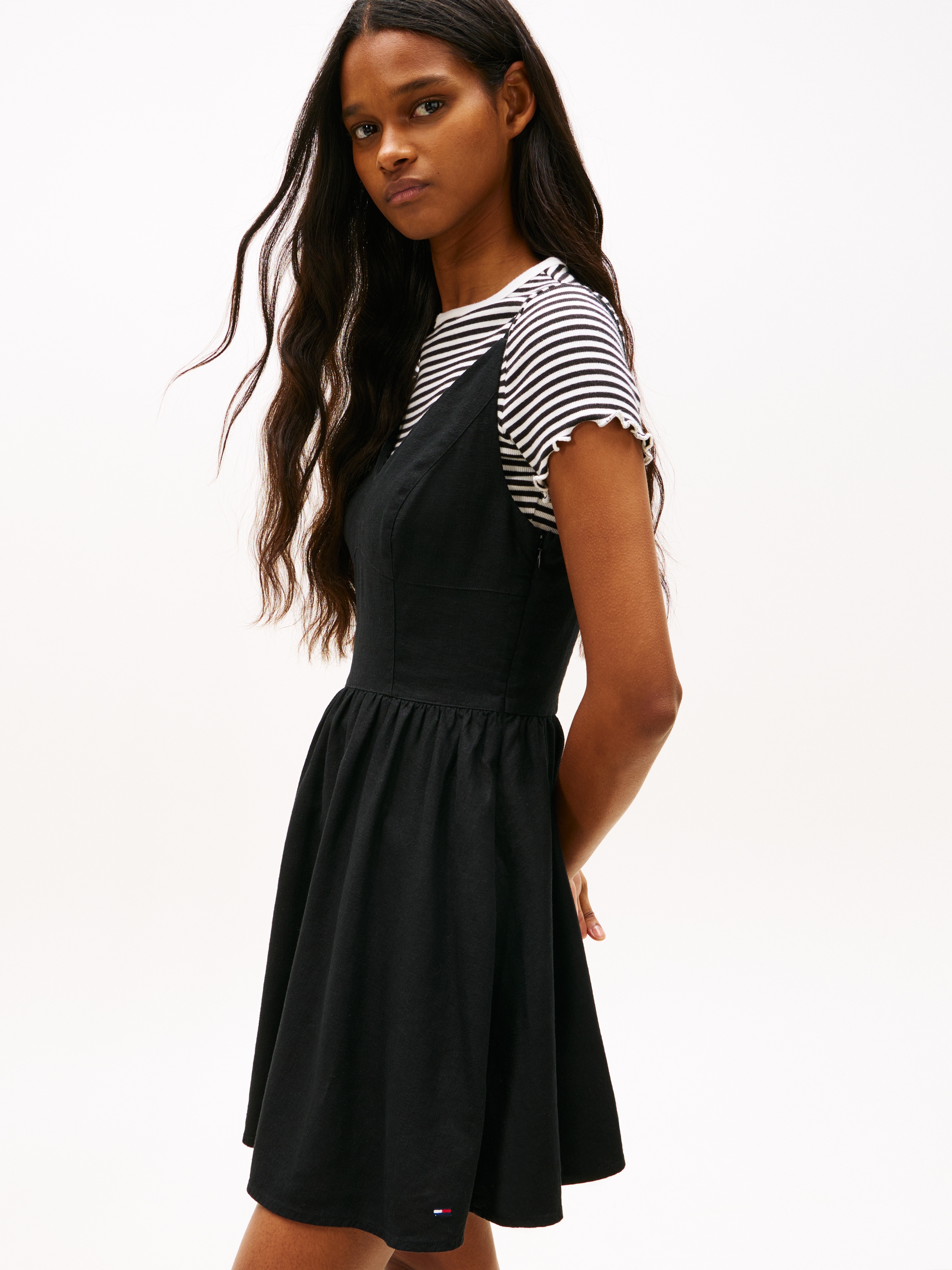 Tommy Jeans Minikleid »TJW LINEN SKATER DRESS« in Extra Slim Fit, Leinen-Mix