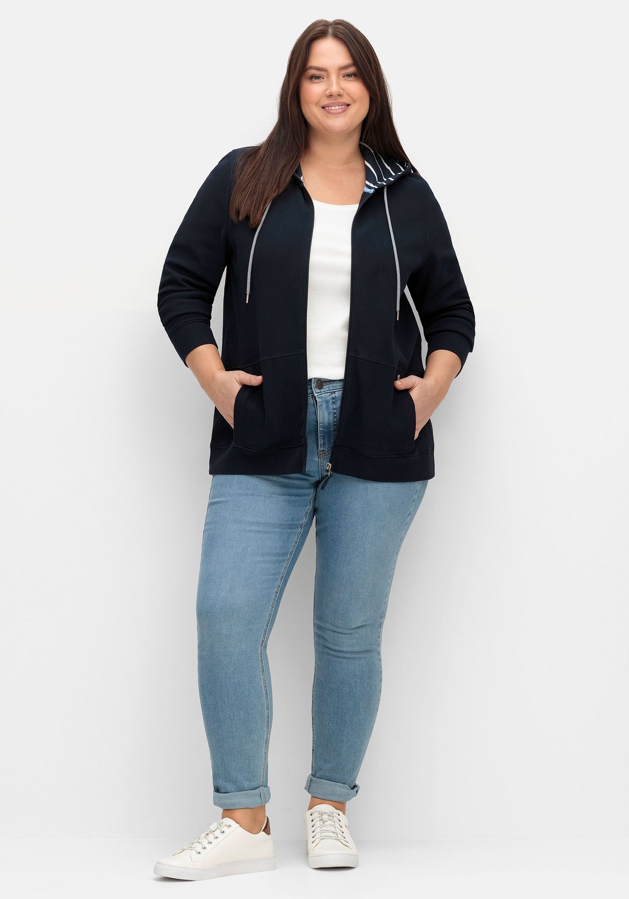 Sheego Sweatjacke »Sweatjacke mit Kapuze, aus Waffelpiqué«