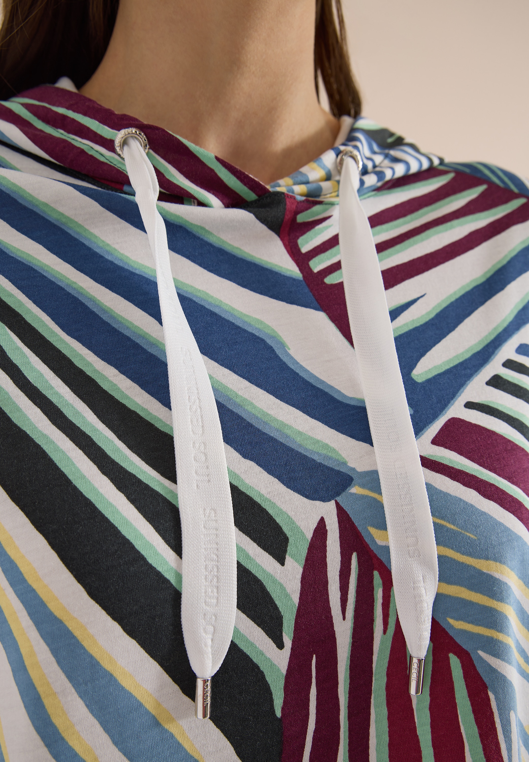 Cecil Kurzarmshirt Sommershirt mit Hoodie und Grafikprint