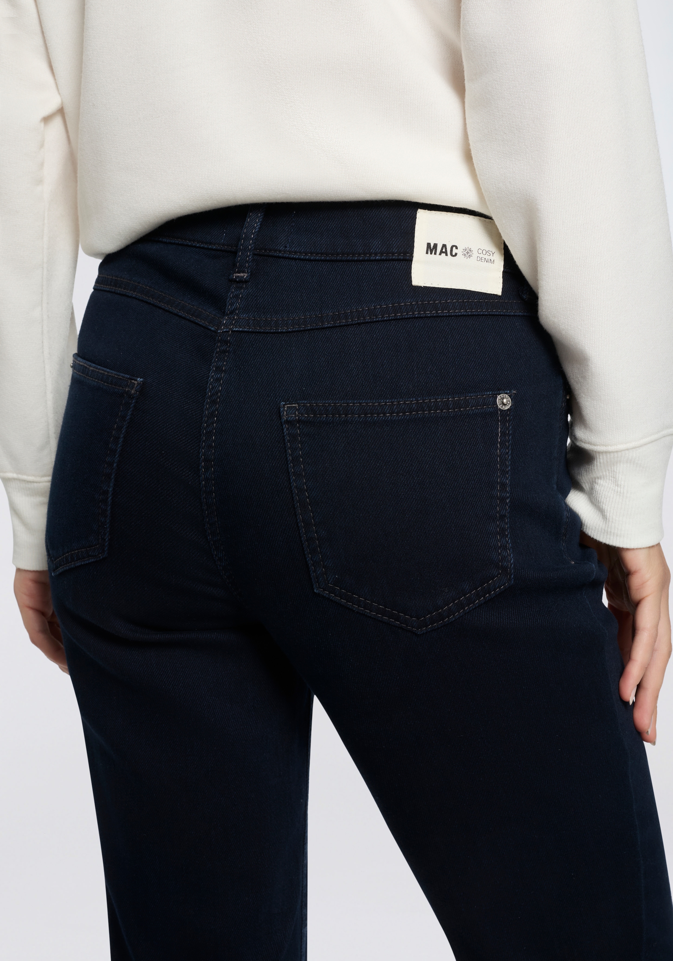 MAC Straight-Jeans »MACMELANIE« Sportives Naht-Detail am Tascheneingriff