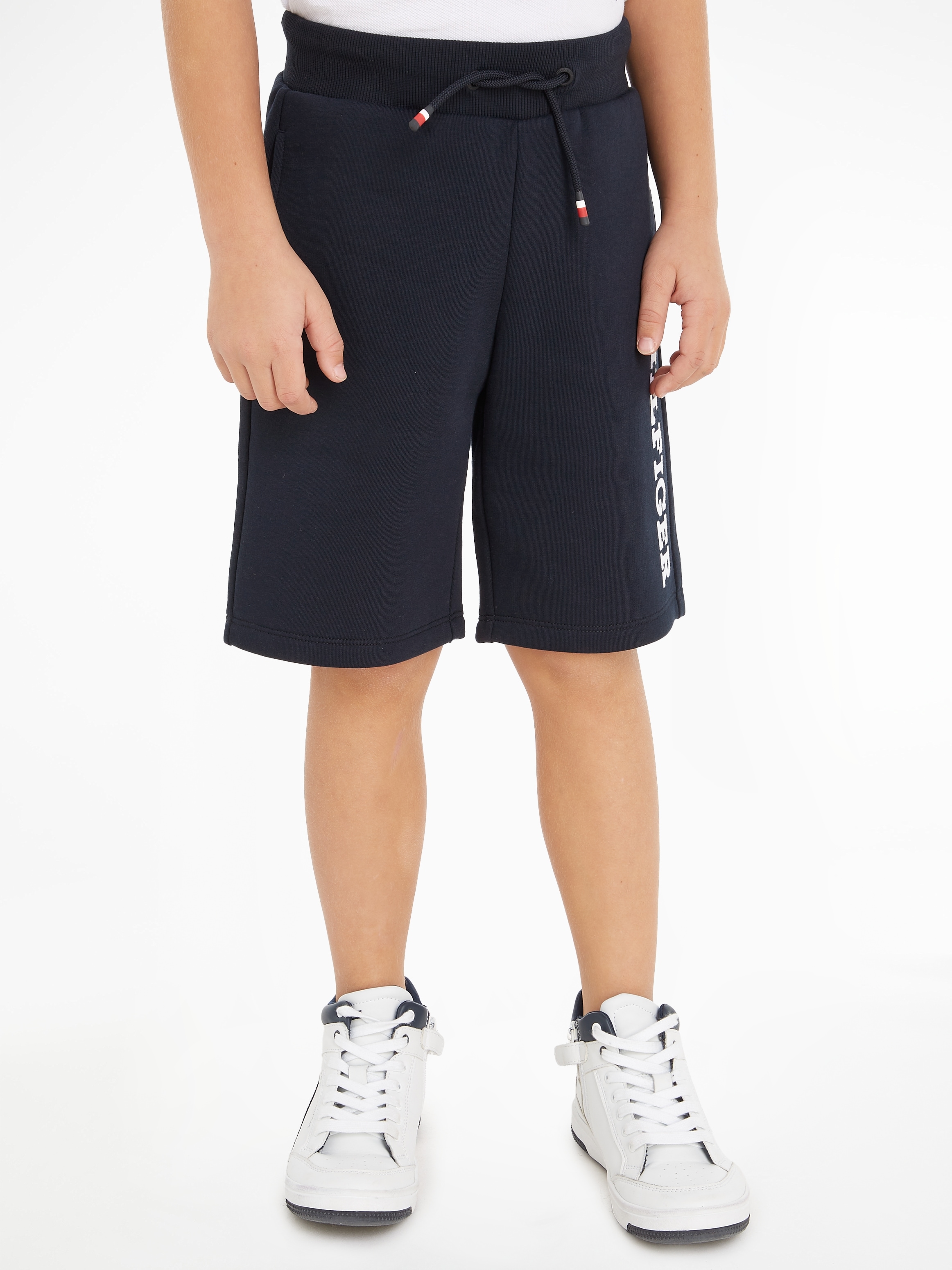 Tommy Hilfiger Sweatshorts »MONOTYPE mit modischem bei SWEATSHORTS«, ♕ Logoschriftzug