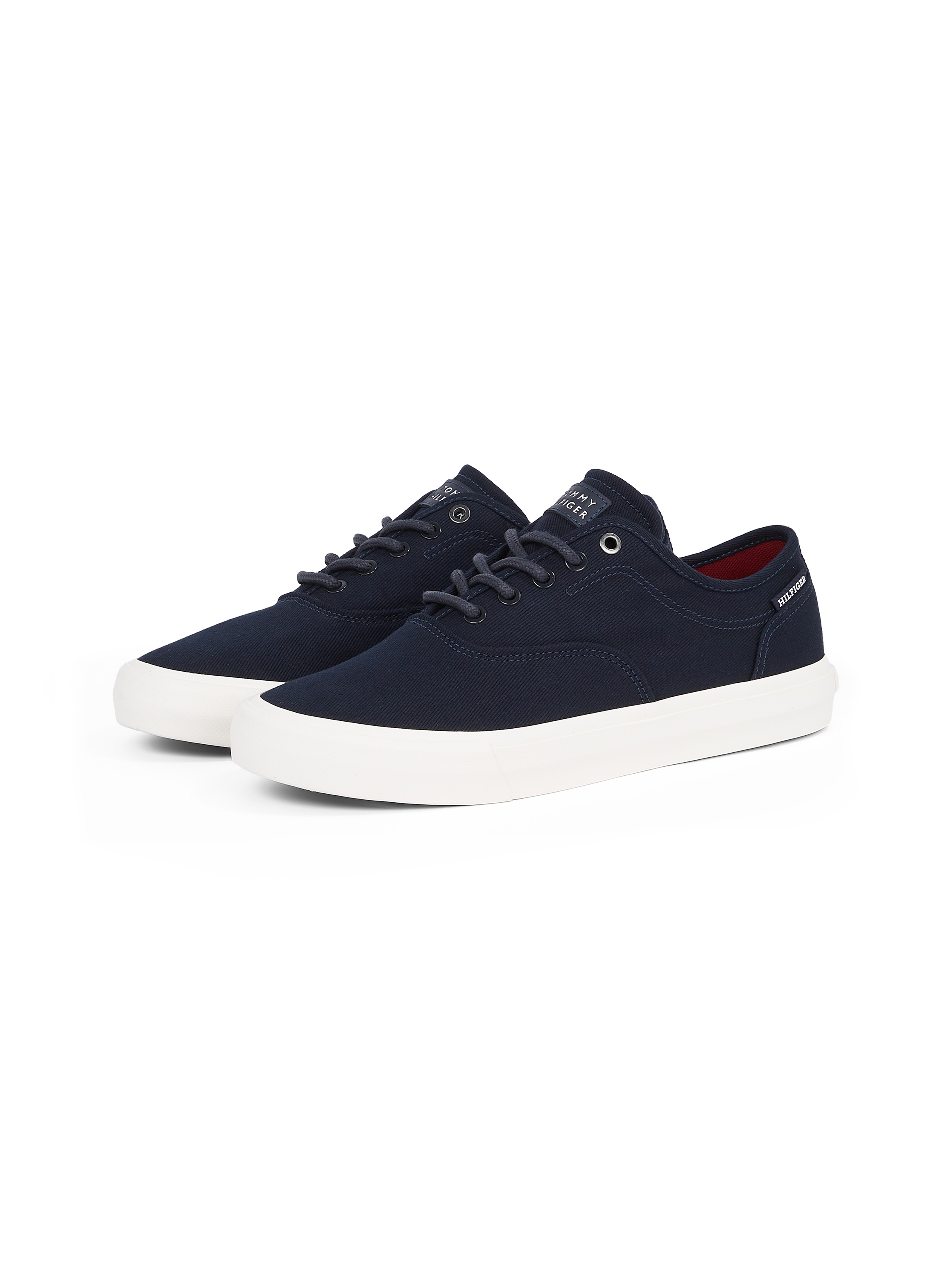Tommy Hilfiger Sneaker »TH HI VULC LOW OXFORD TWILL«, Freizeitschuh, Halbschuh, Schnürschuh mit Label an der Ferse