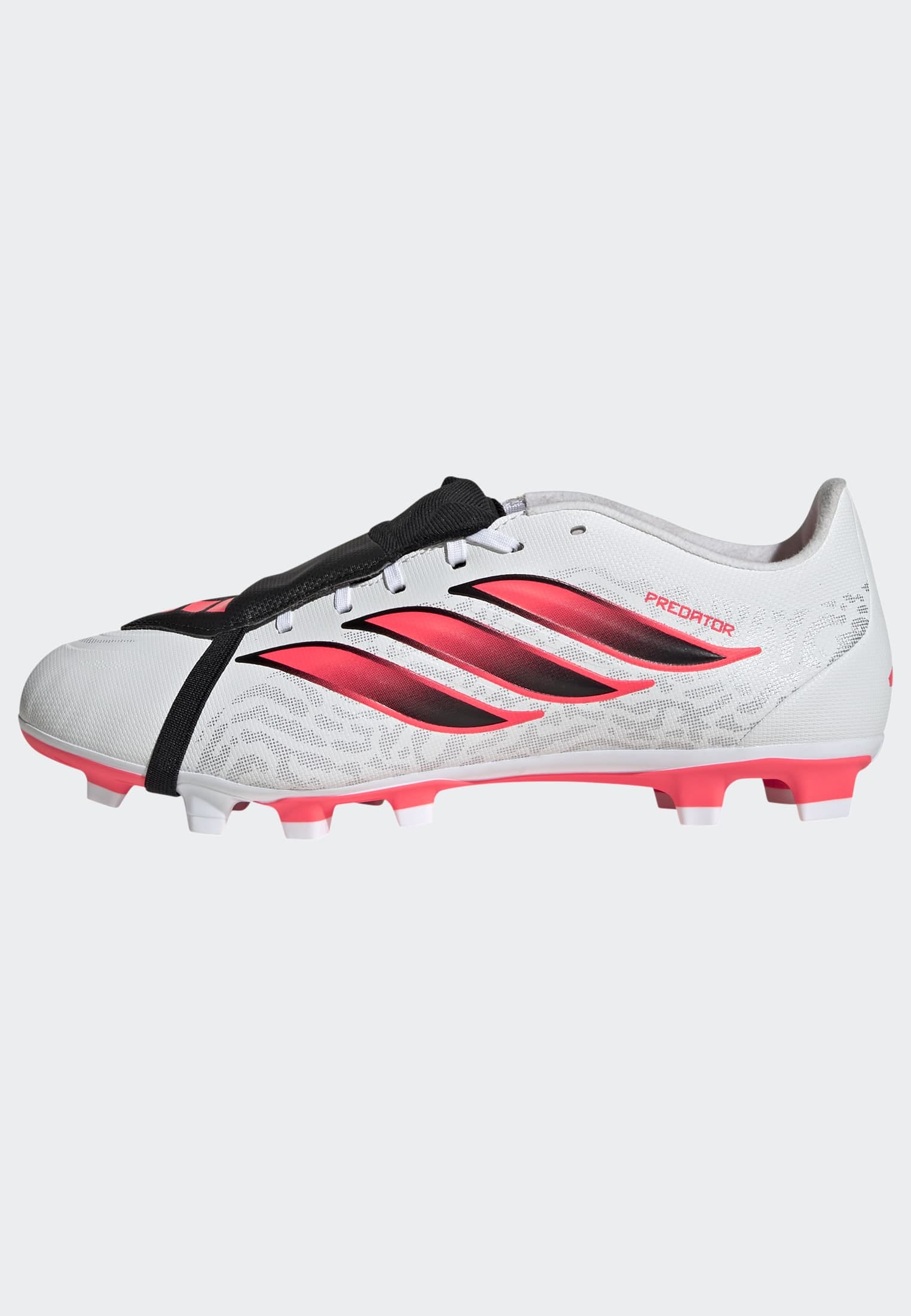 adidas Performance Fußballschuh »PREDATOR CLUB , UMSCHLAGBARE ZUNGE, FESTE / GEMISCHTE BÖDEN«  für viele verschiedene Böden geeignet