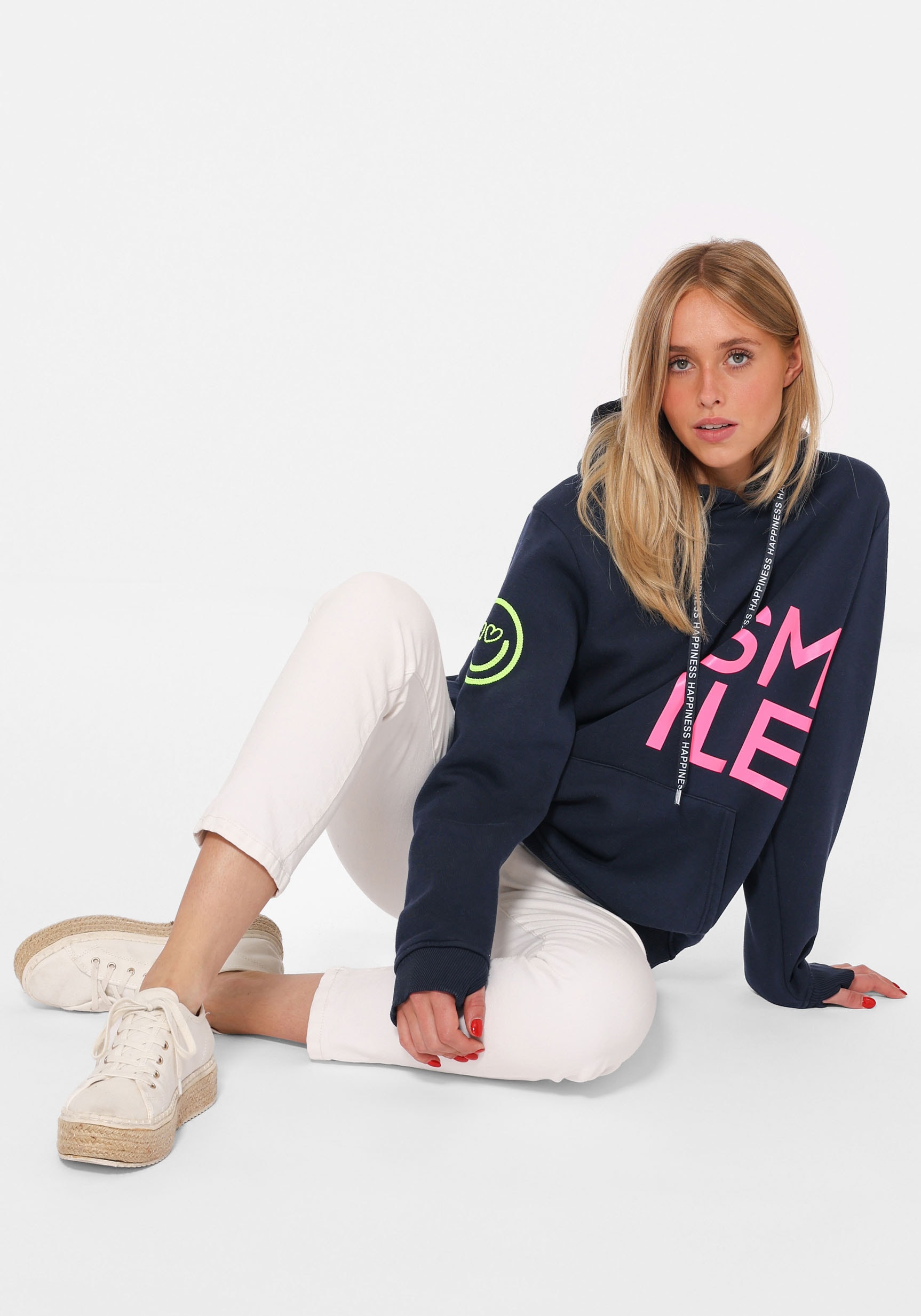 Zwillingsherz Hoodie, mit "Smile"-Aufdruck in Neonfarben und gesticktem Smiley