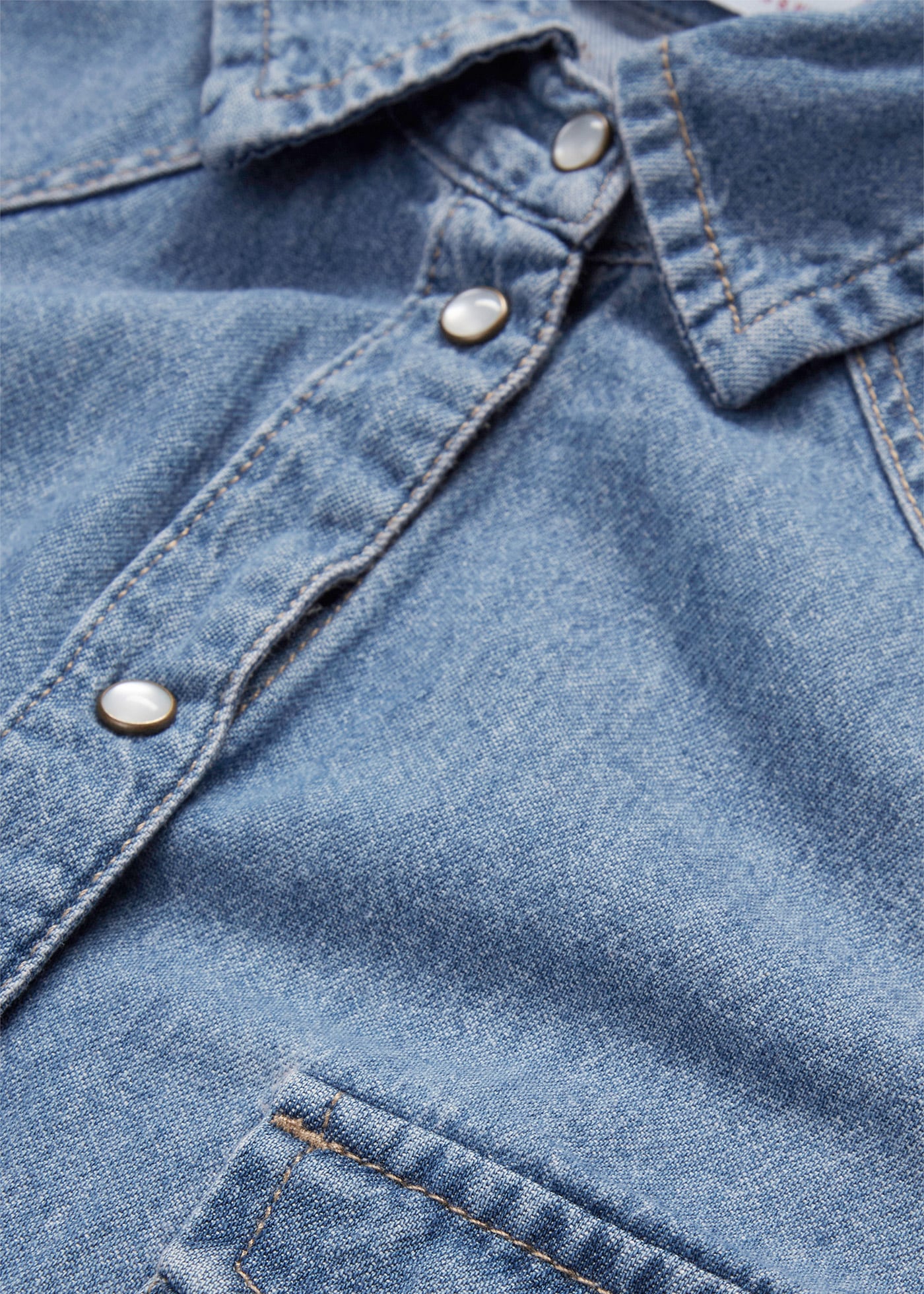 bonprix Jeanshemd bequeme Passform, po-bedeckende Länge, unifarbenes Design