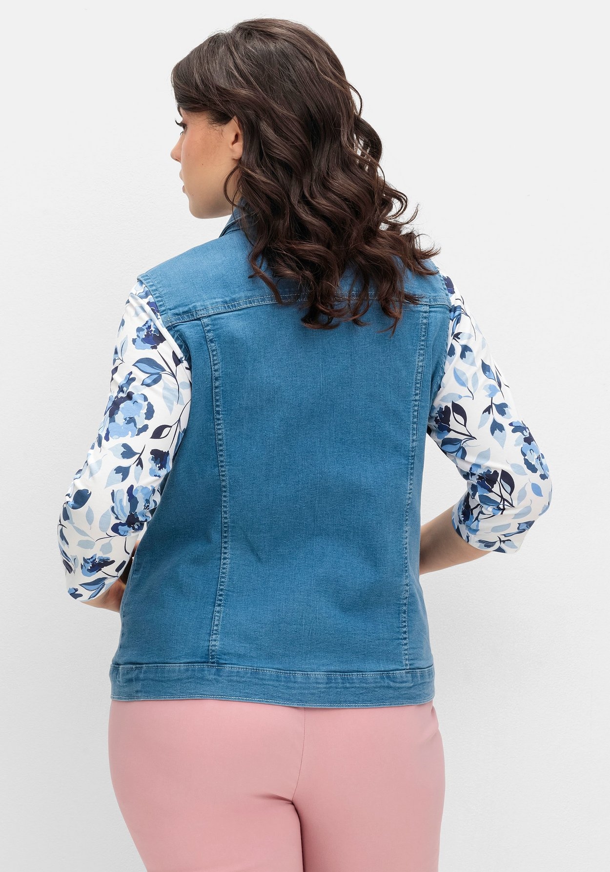 Sheego Jeansweste »Jeansweste in leicht taillierter Form«