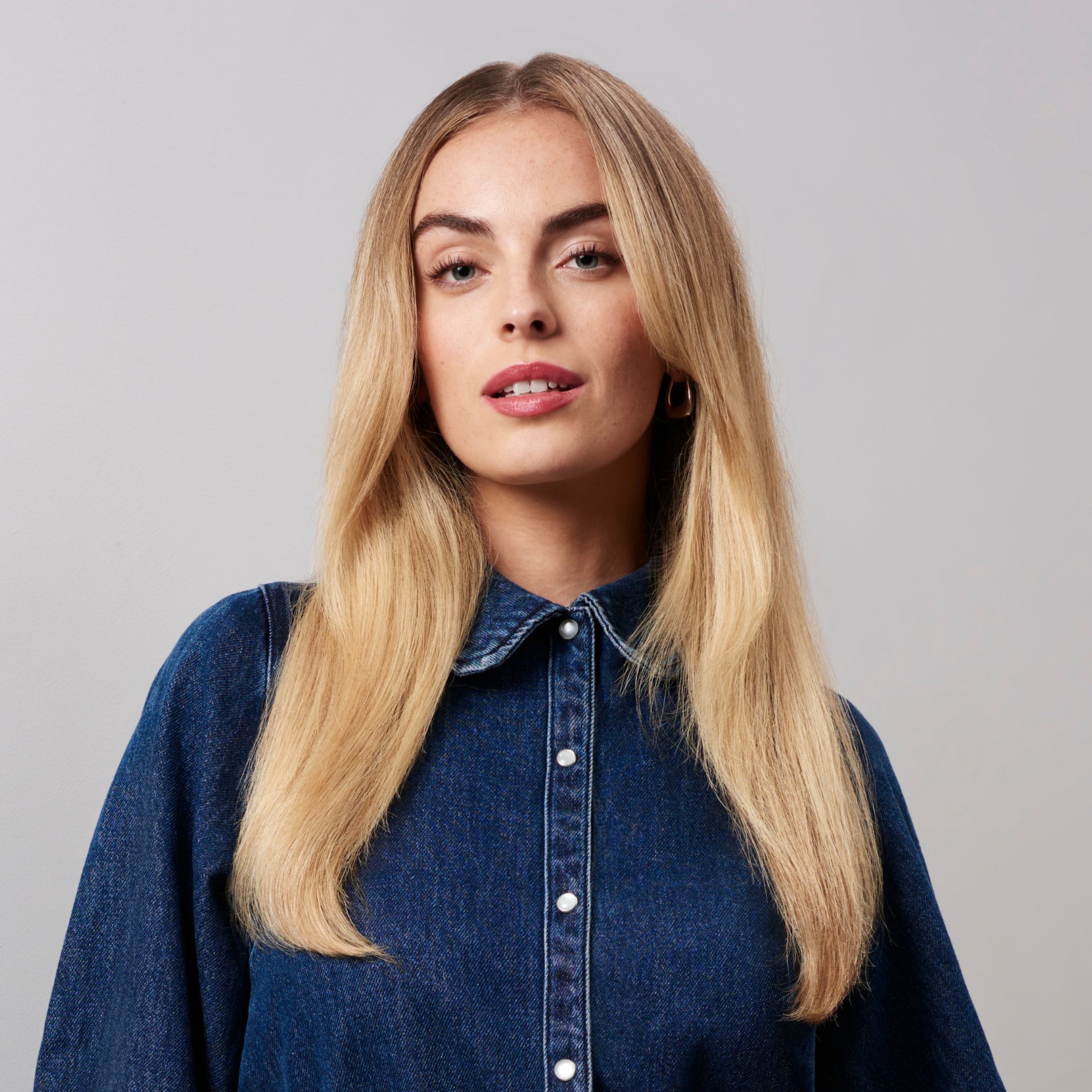 BaByliss Warmluftbürste »BaByliss Big Hair Dual Warmluftbürste rotierend,  AS952E« 2 Aufsätze Rotierender Rundbürstenföhn mit Ionen, 2 Aufsätze für Volumen, 650 W