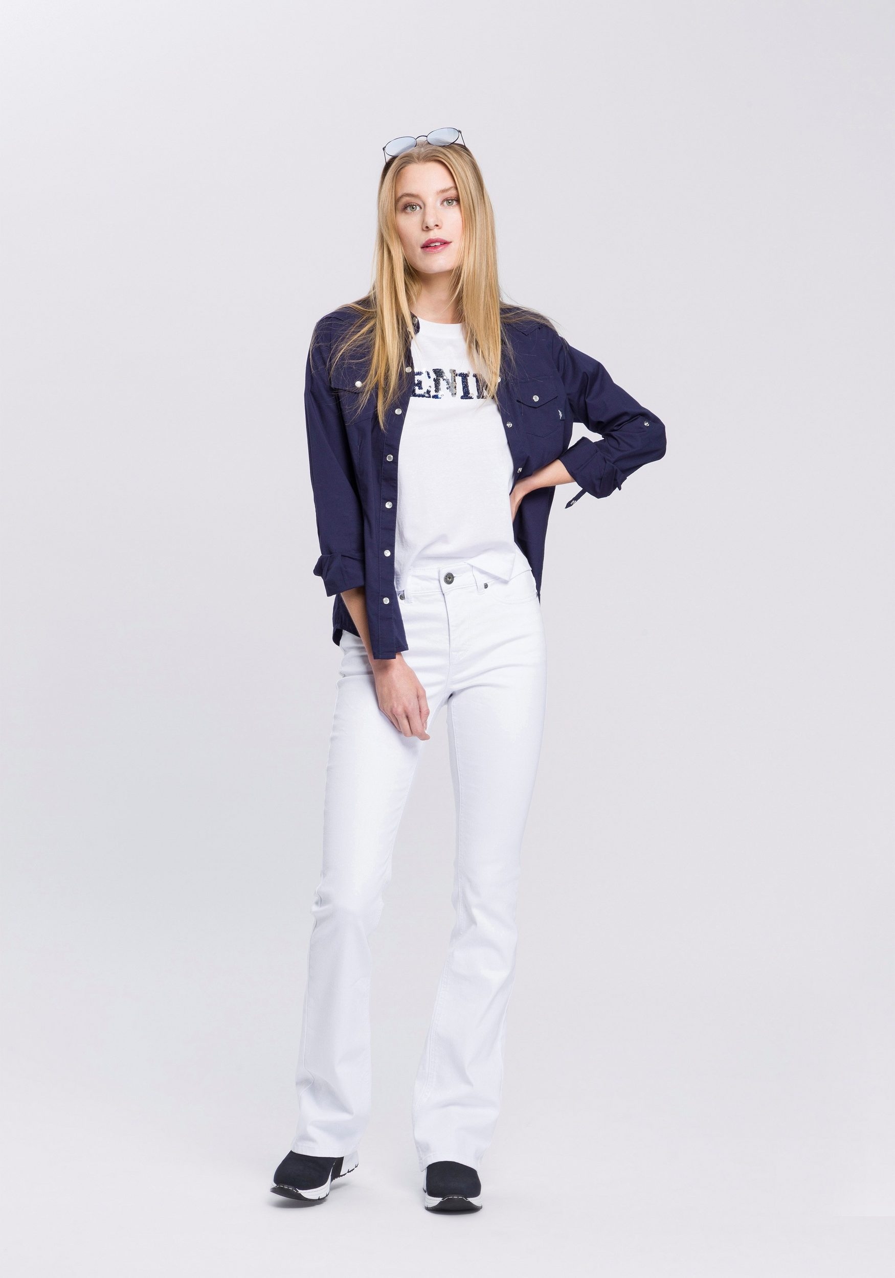Arizona Bootcut-Jeans »Shaping«, elastische Passform, Bootcut-Beinform, Used-Waschung, hohe Taille