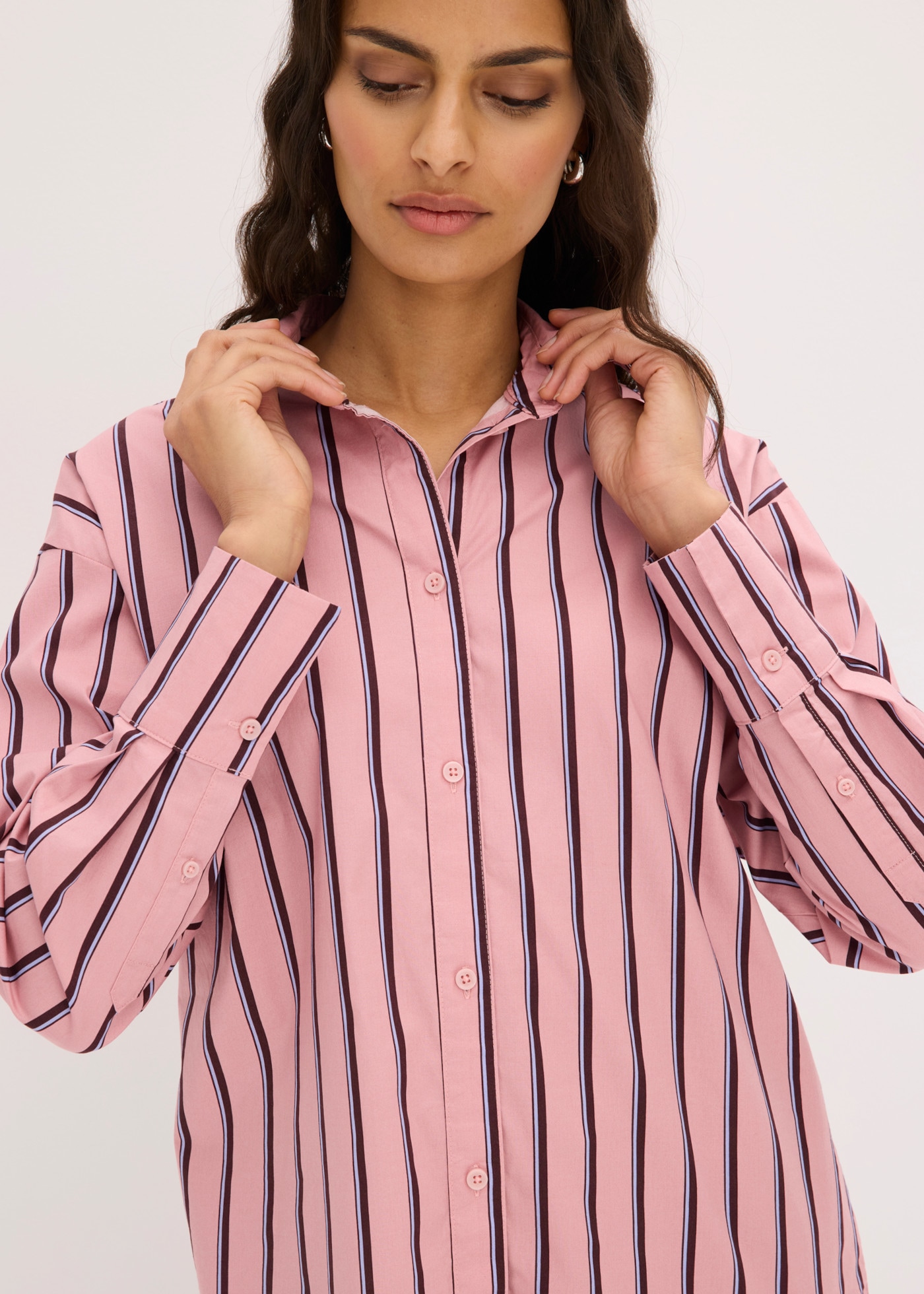 bonprix Hemdbluse Oversize-Passform, hüftbedeckende Länge, mit überschnittener Schulter