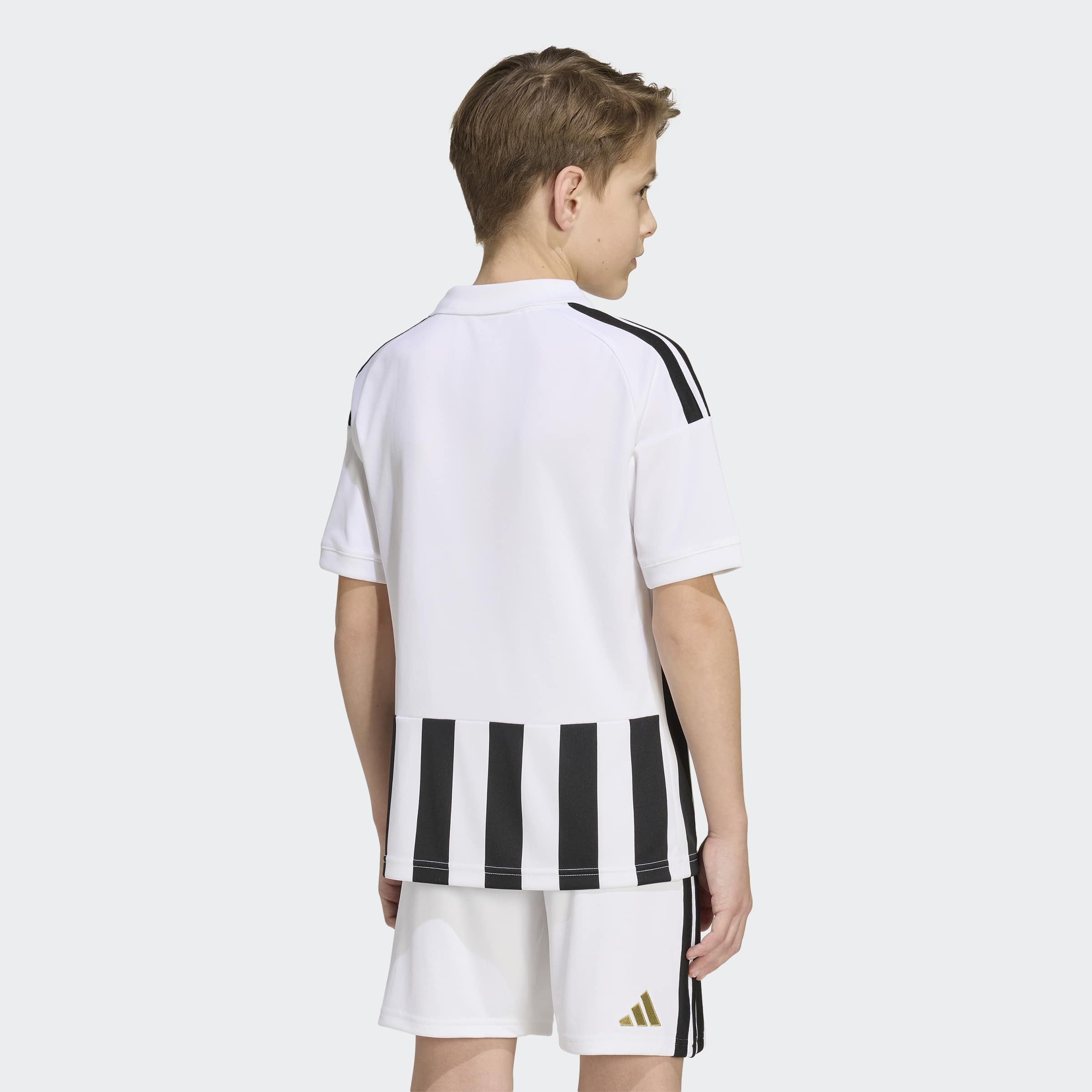 adidas Performance Fußballtrikot »JUVENTUS TURIN 26/27 KIDS HEIMTRIKOT« mit Climacool Technologie, mit traditionellem Kragen, mit 3-Streifen