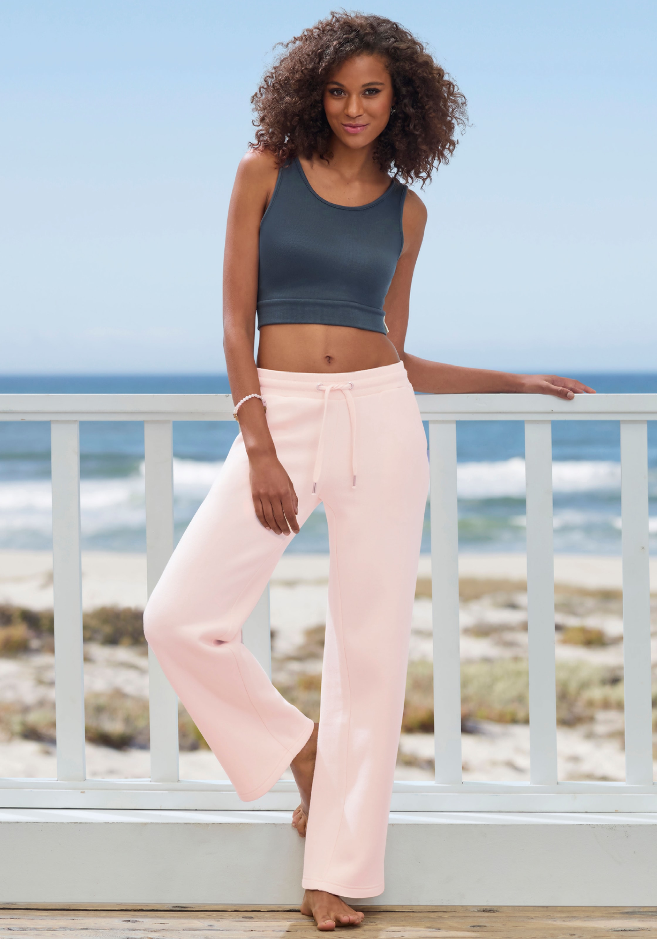 H.I.S Relaxhose, mit weitem Bein und aus ultraweicher Sweatqualität, Loungewear