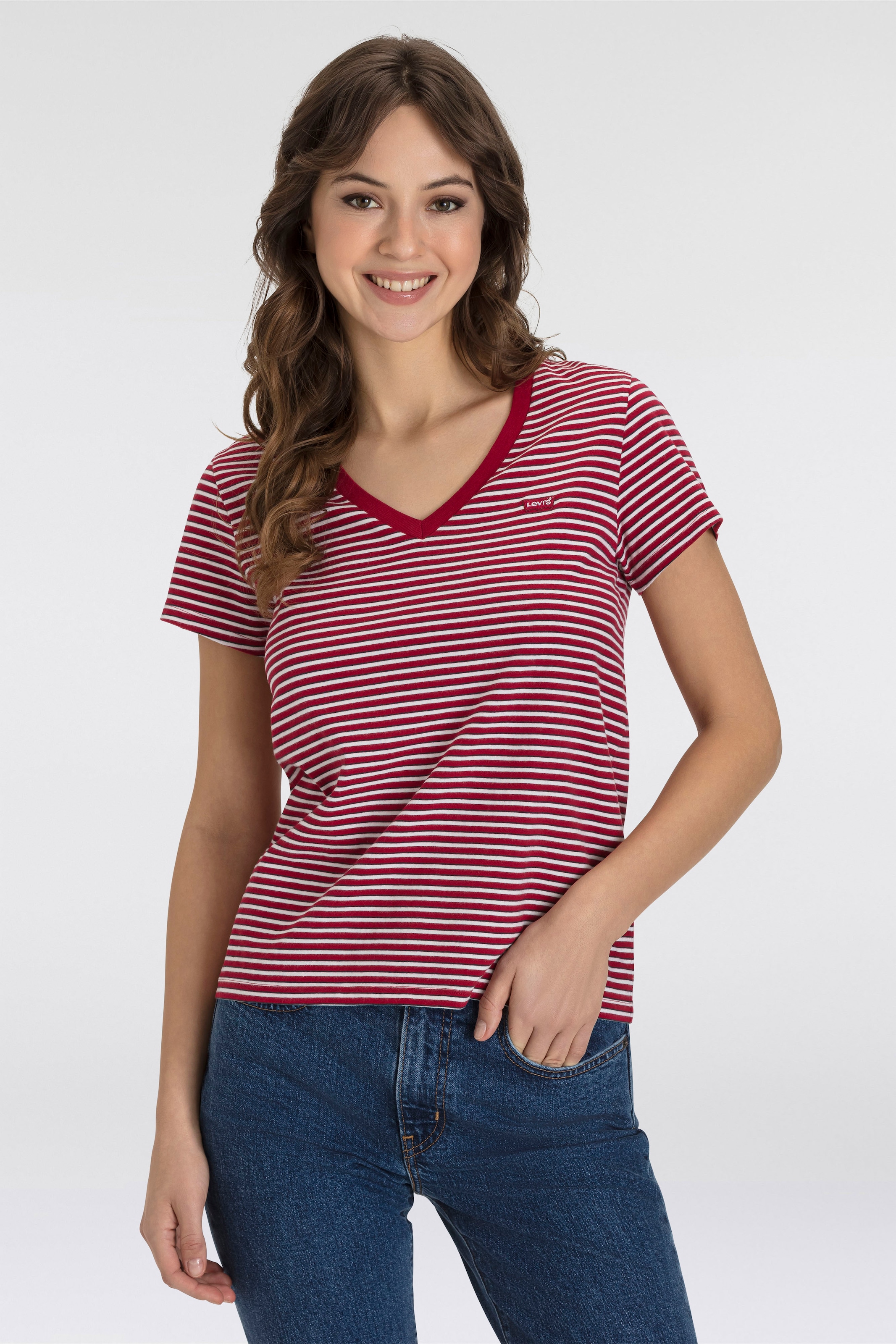 Levi's® V-Shirt »PERFECT VNECK«, mit Mini-Batwing-Logostickerei