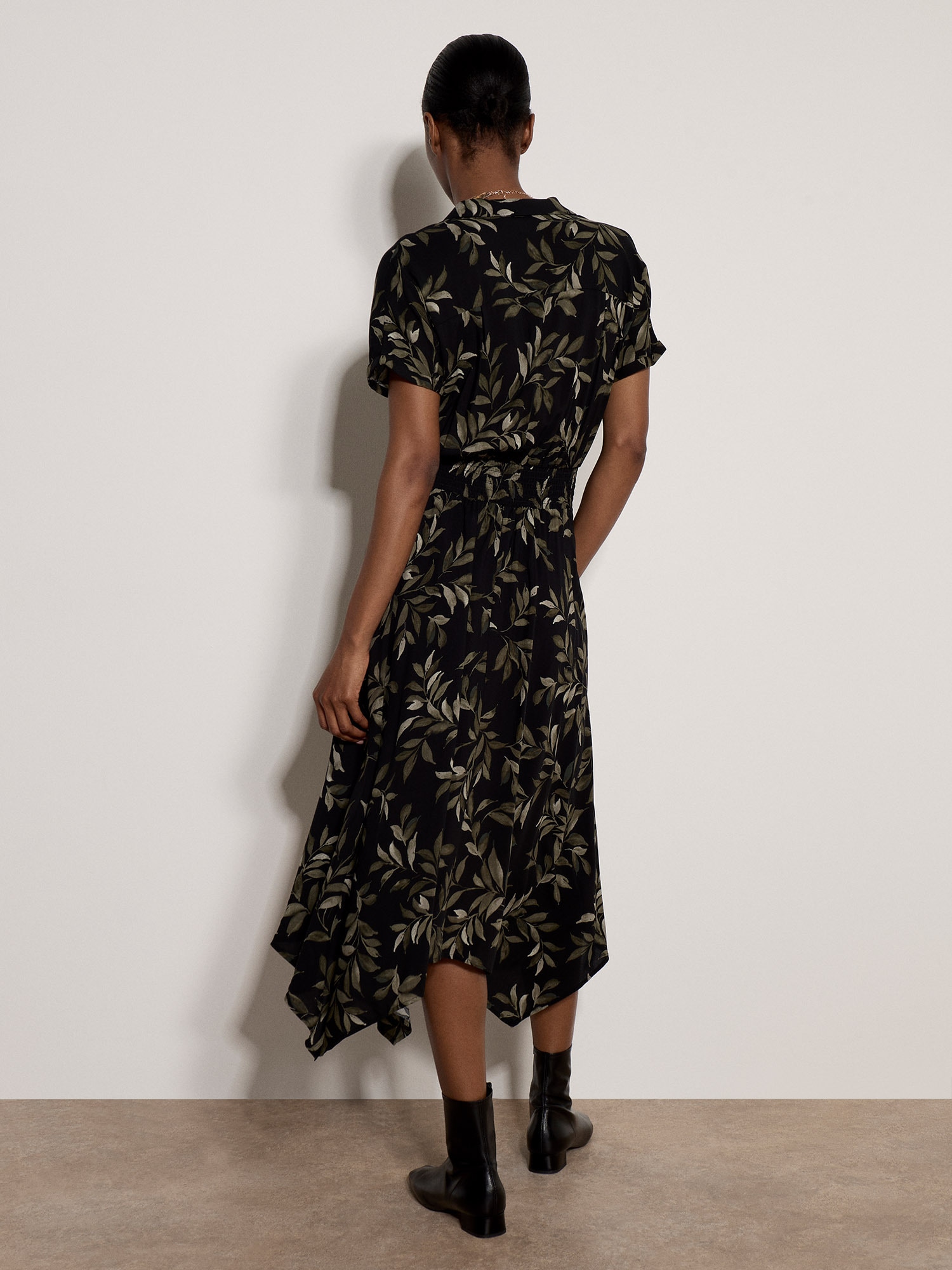 Apricot Midikleid »Midi-Kleid im Blusen-Stil« mit Blattmuster