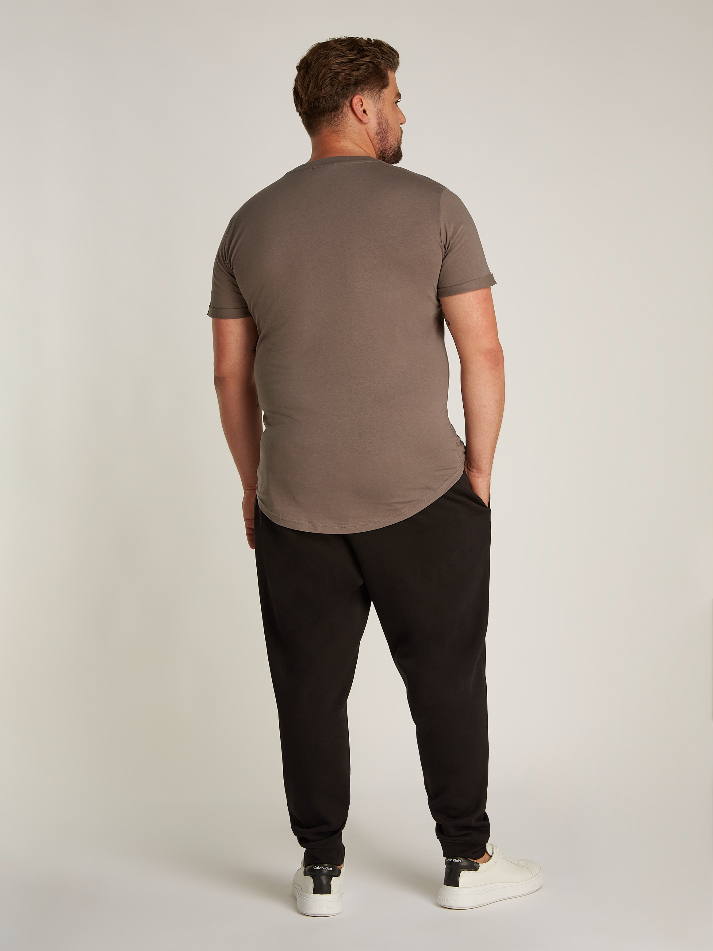 Calvin Klein Jeans Plus T-Shirt »Plus Badge Turn Up Sleeve«, in Großen Größen mit Logopatch